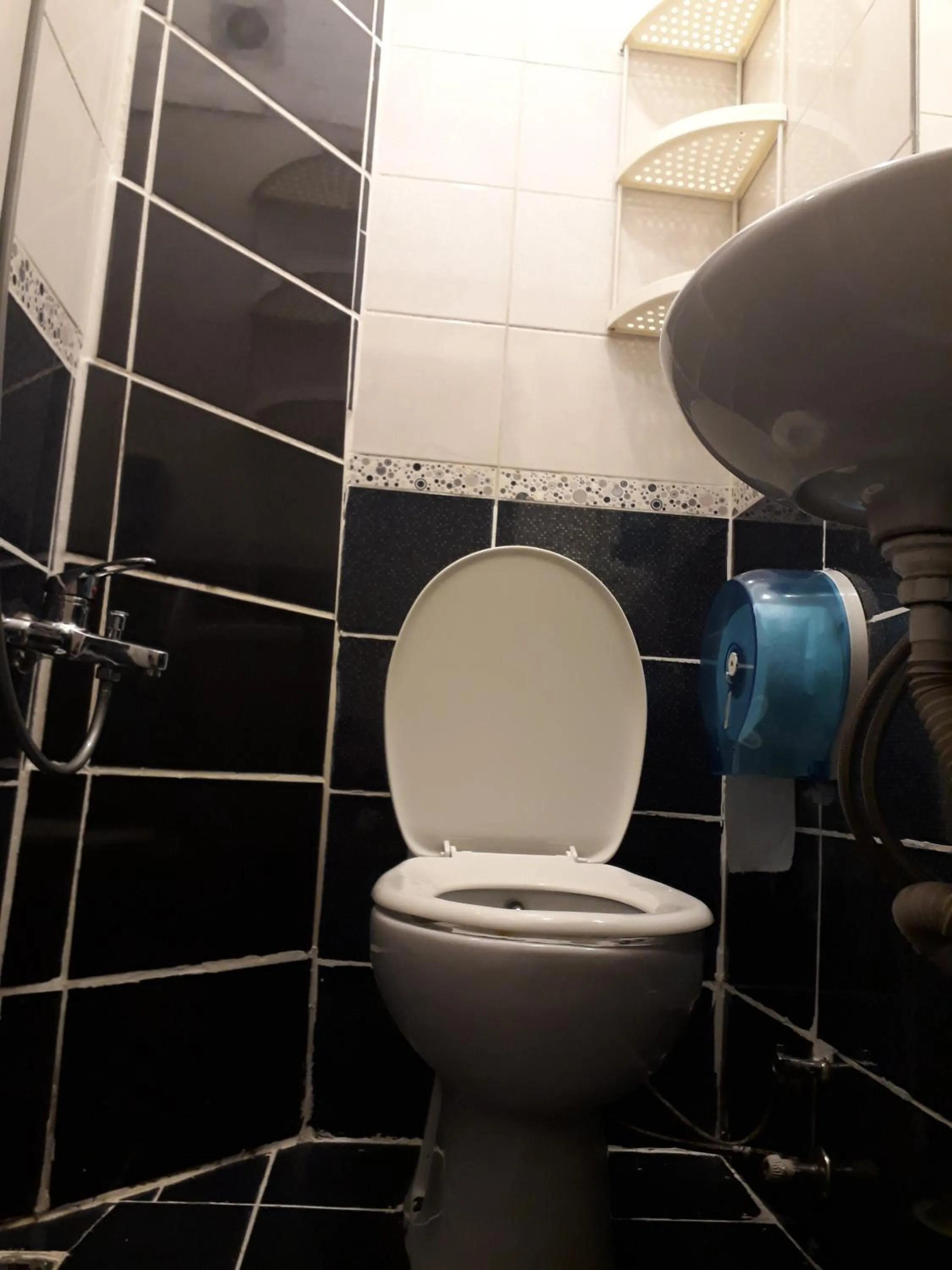 Shower in TAXİM HOSTEL