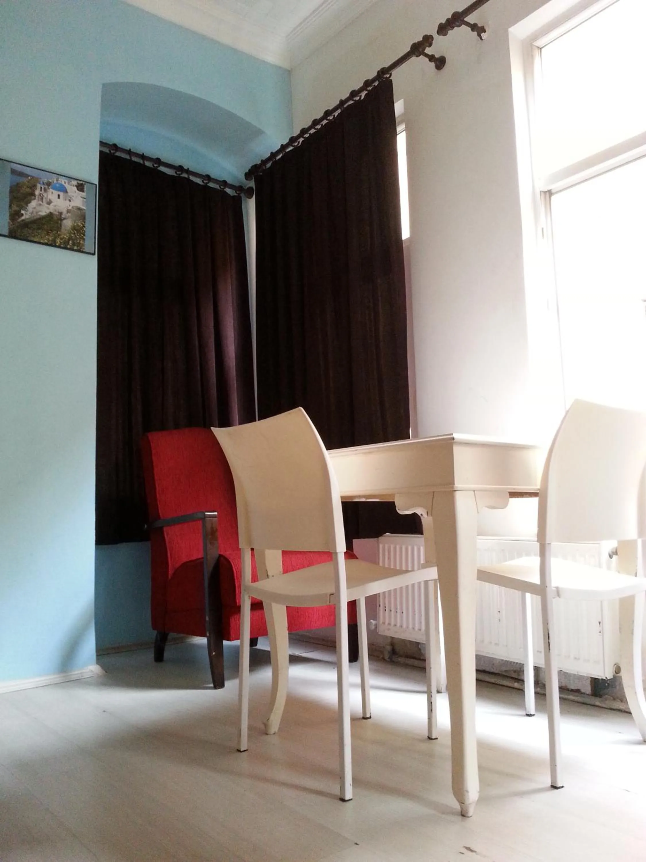 Seating area in TAXİM HOSTEL