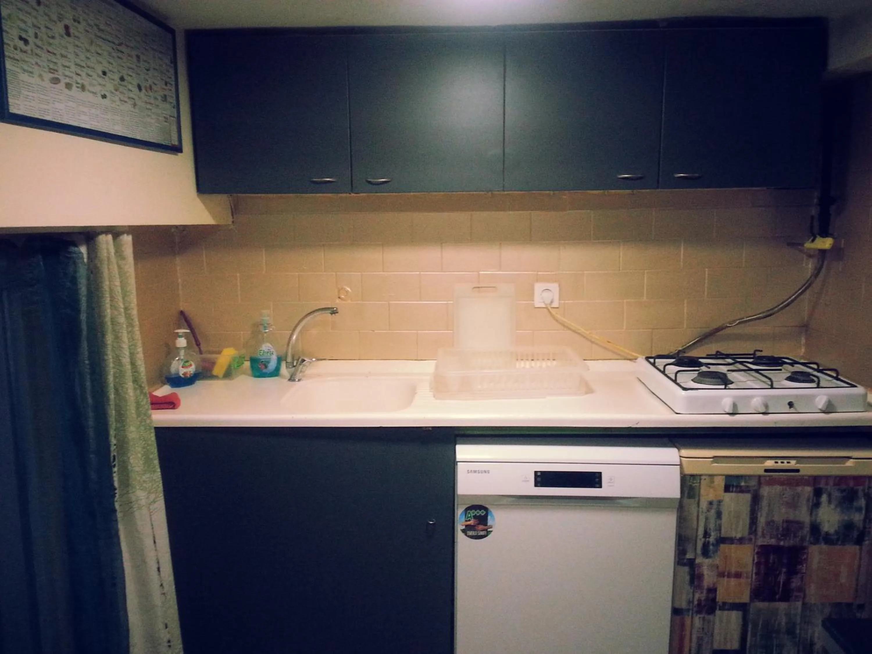 Communal kitchen in TAXİM HOSTEL