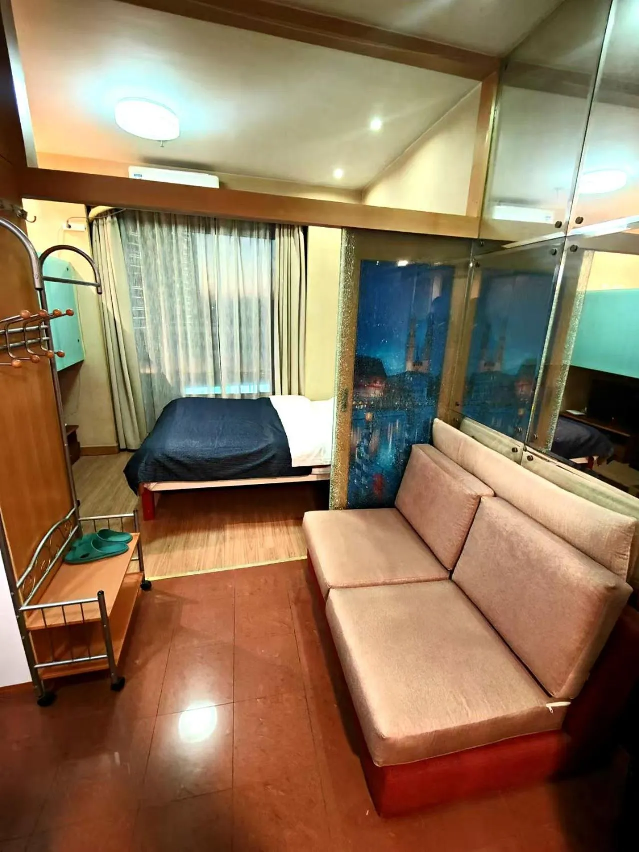 Bed in Xinshikong Apartments- Abest Zhongshan Park No.1