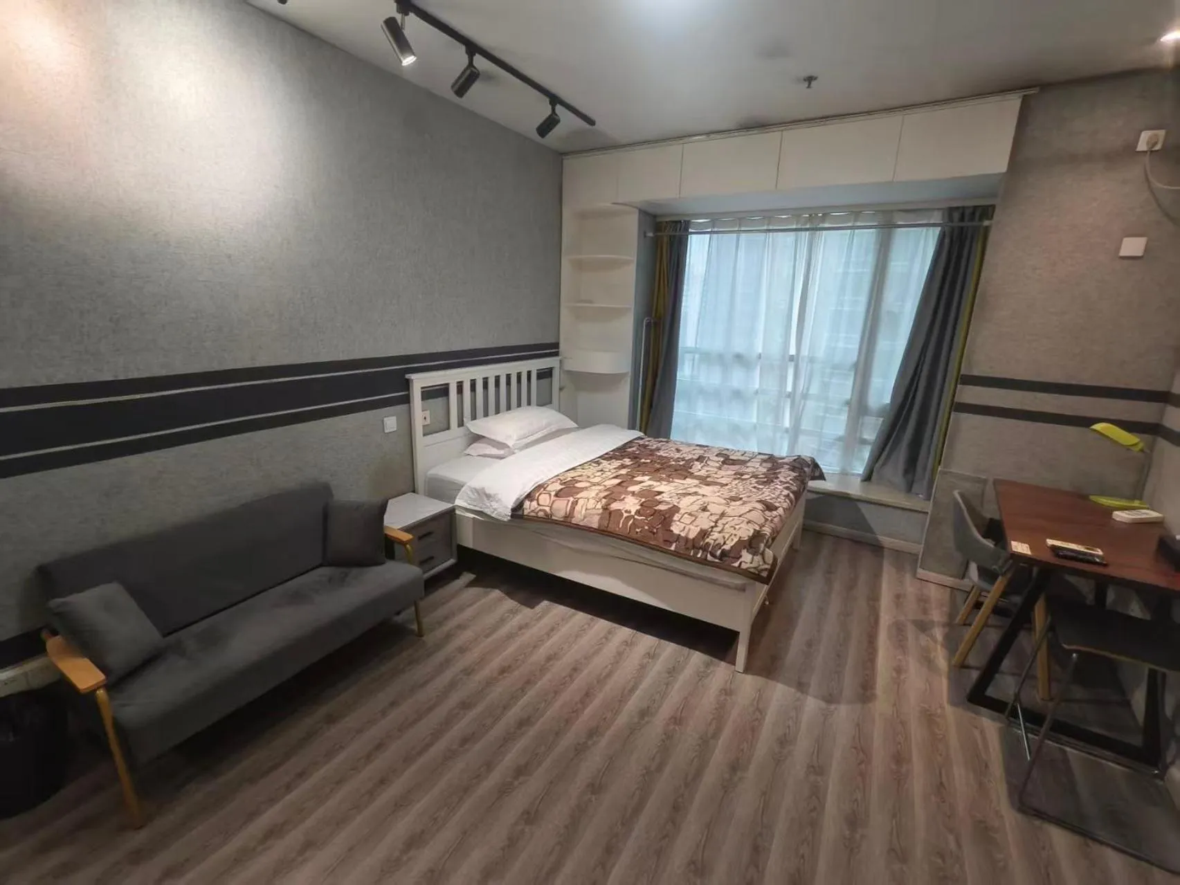 Bed in Xinshikong Apartments- Abest Zhongshan Park No.1