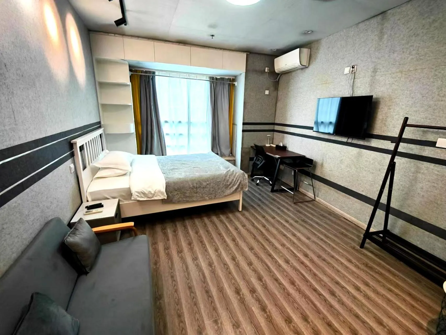 Bed in Xinshikong Apartments- Abest Zhongshan Park No.1