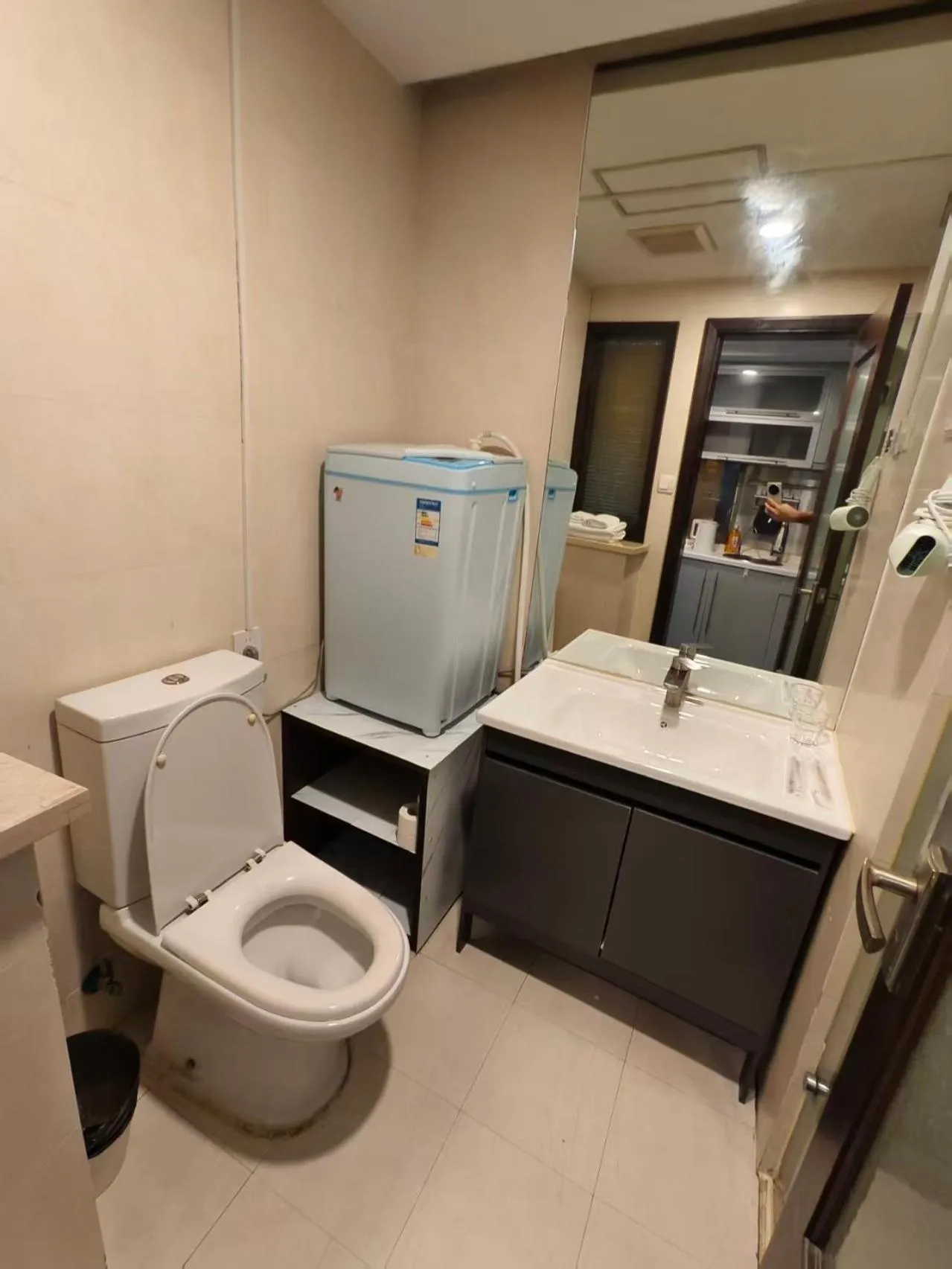 Toilet in Xinshikong Apartments- Abest Zhongshan Park No.1