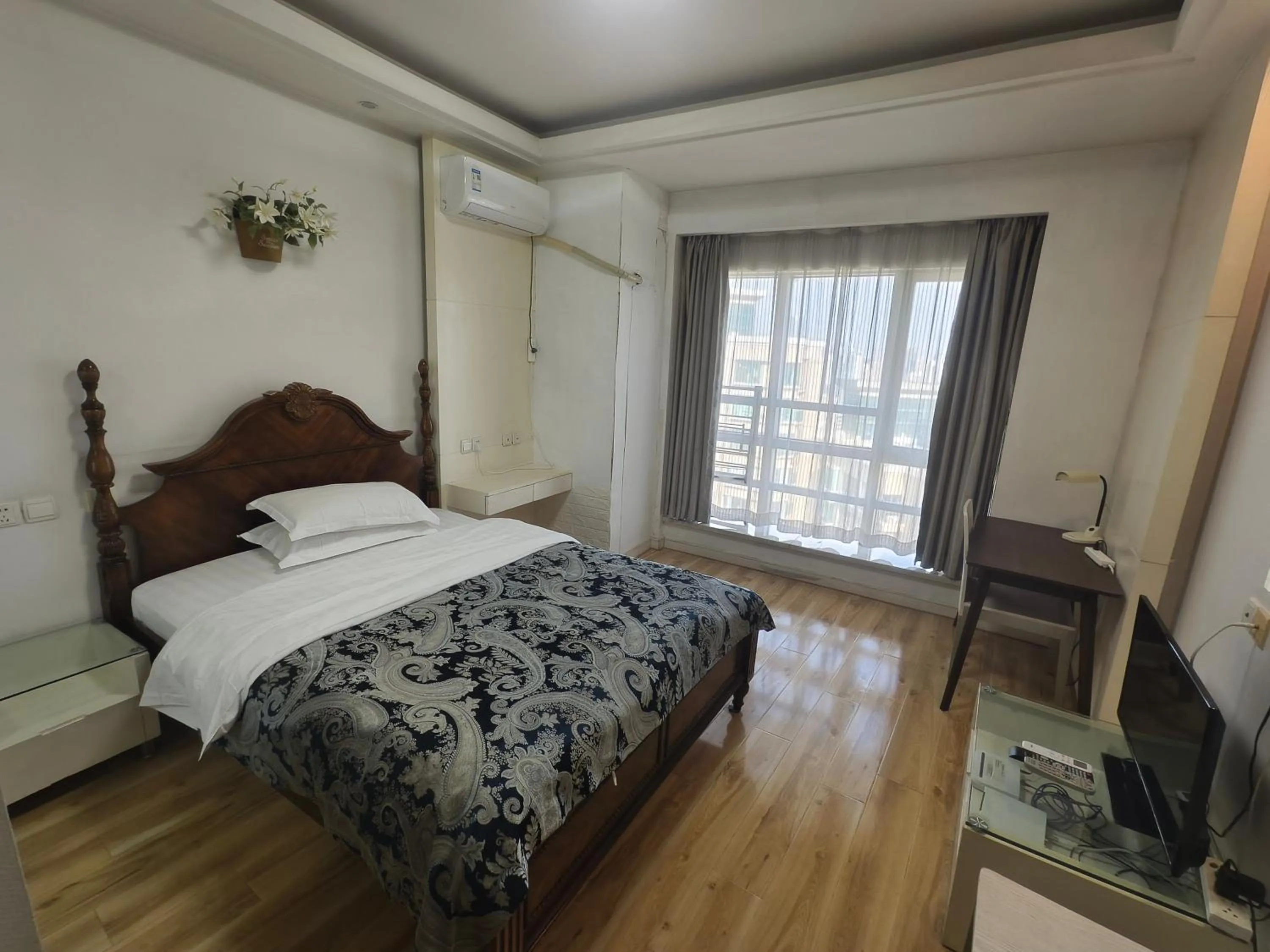 Bed in Xinshikong Apartments- Abest Zhongshan Park No.1
