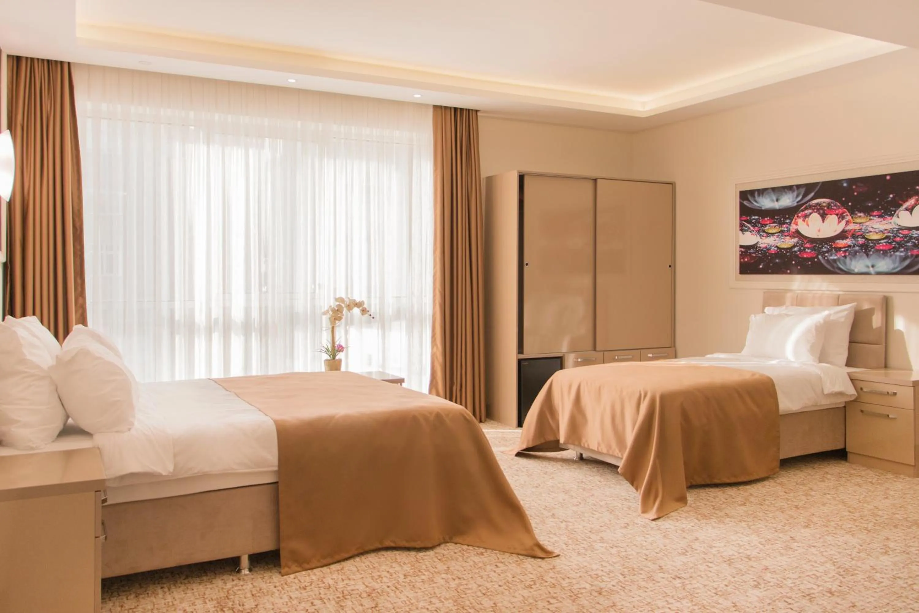 TV and multimedia, Bed in Goldhan Hotel