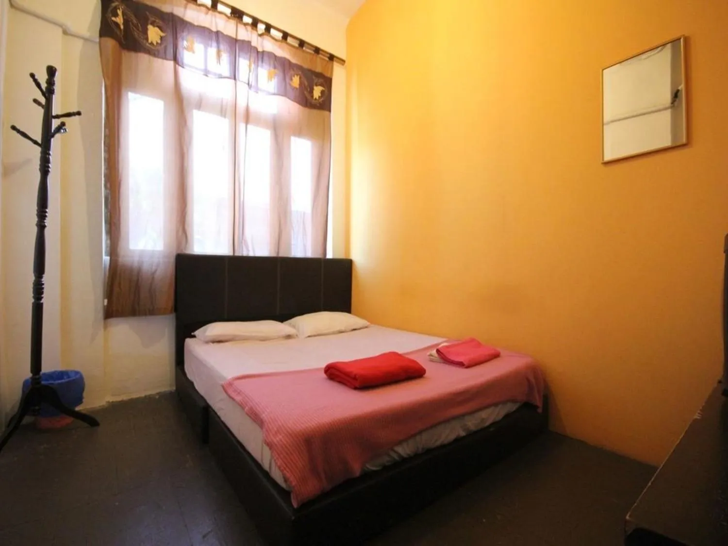 Bed in Cocoa Mews Cafe and Homestay