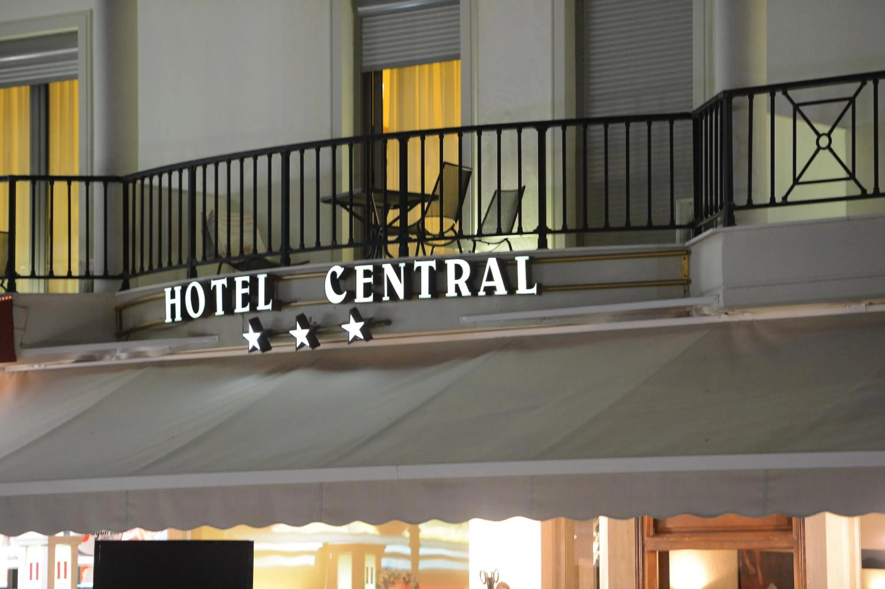 Central Hotel
