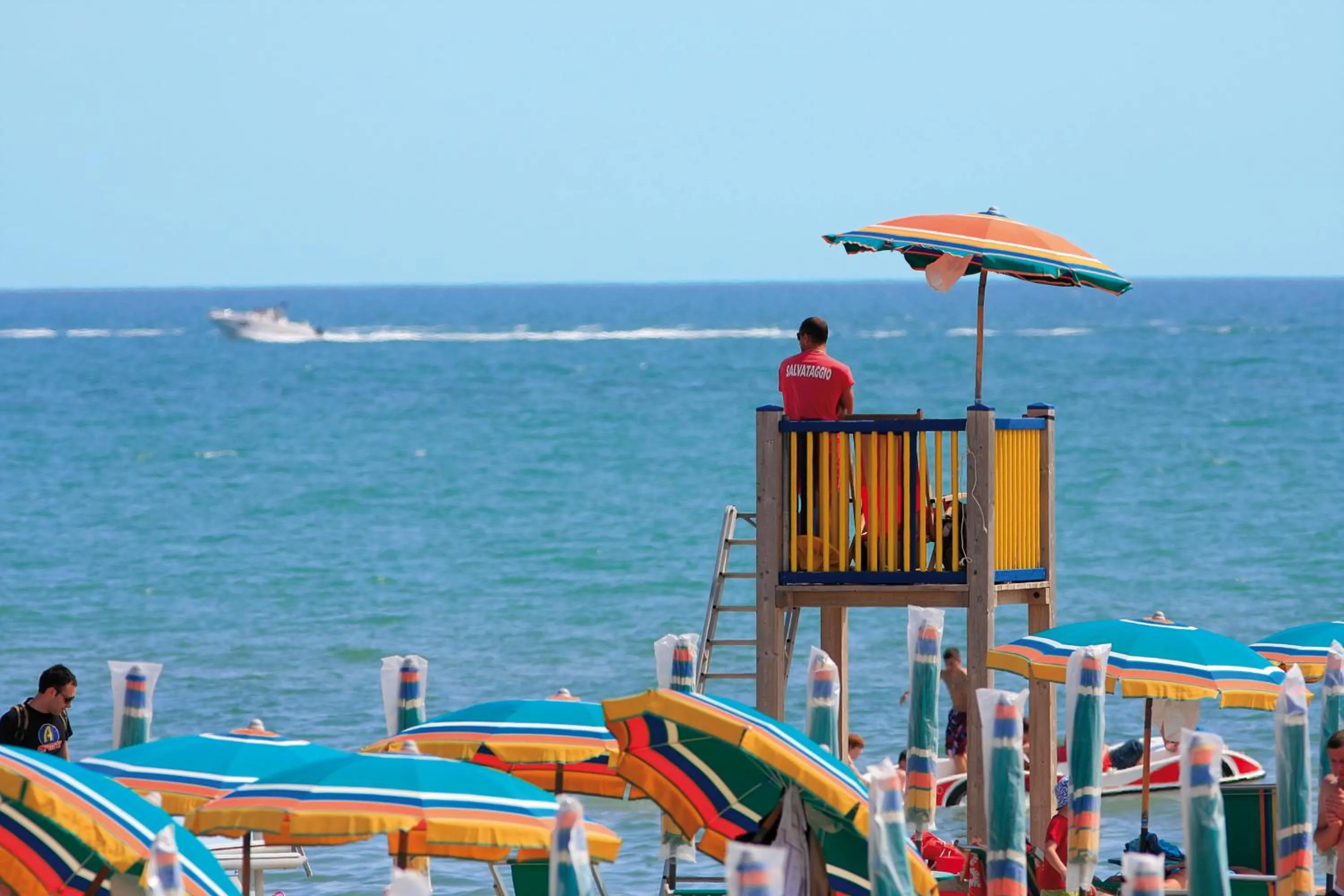 Summer in Residenza Turistica Alberghiera Blue Marine