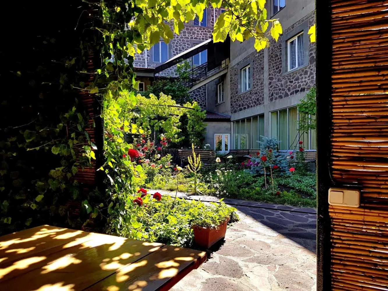 Garden in Mina Hotel