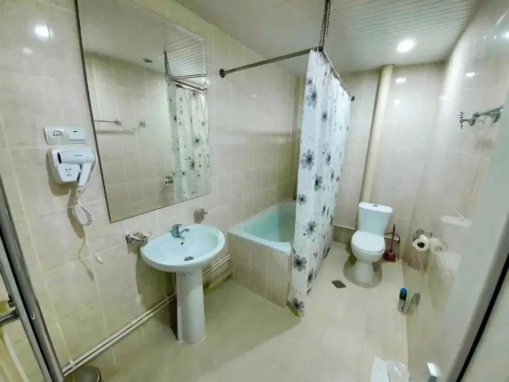 Shower in Mina Hotel