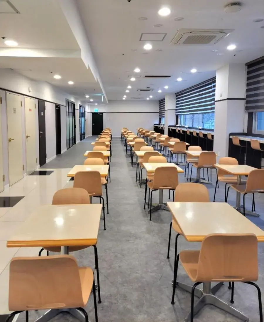 Restaurant/places to eat in Toyoko Inn Busan Jungang Station Restaurant/places to eat in Toyoko Inn Busan Jungang Station