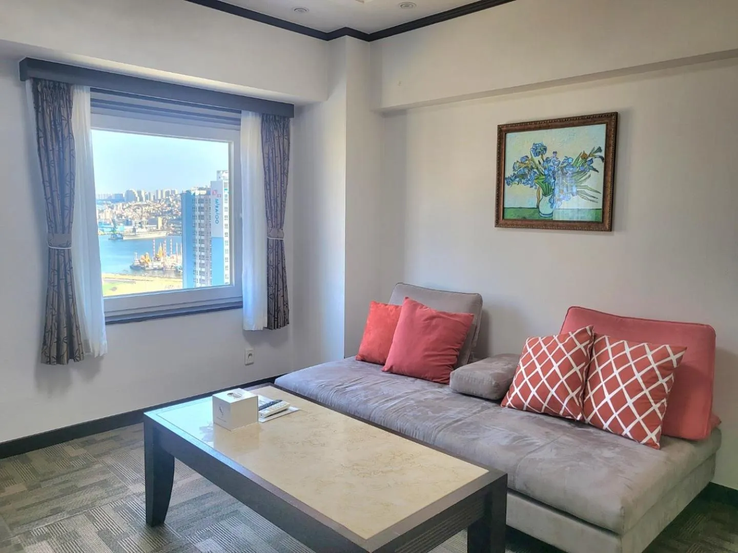 Living room in Toyoko Inn Busan Jungang Station