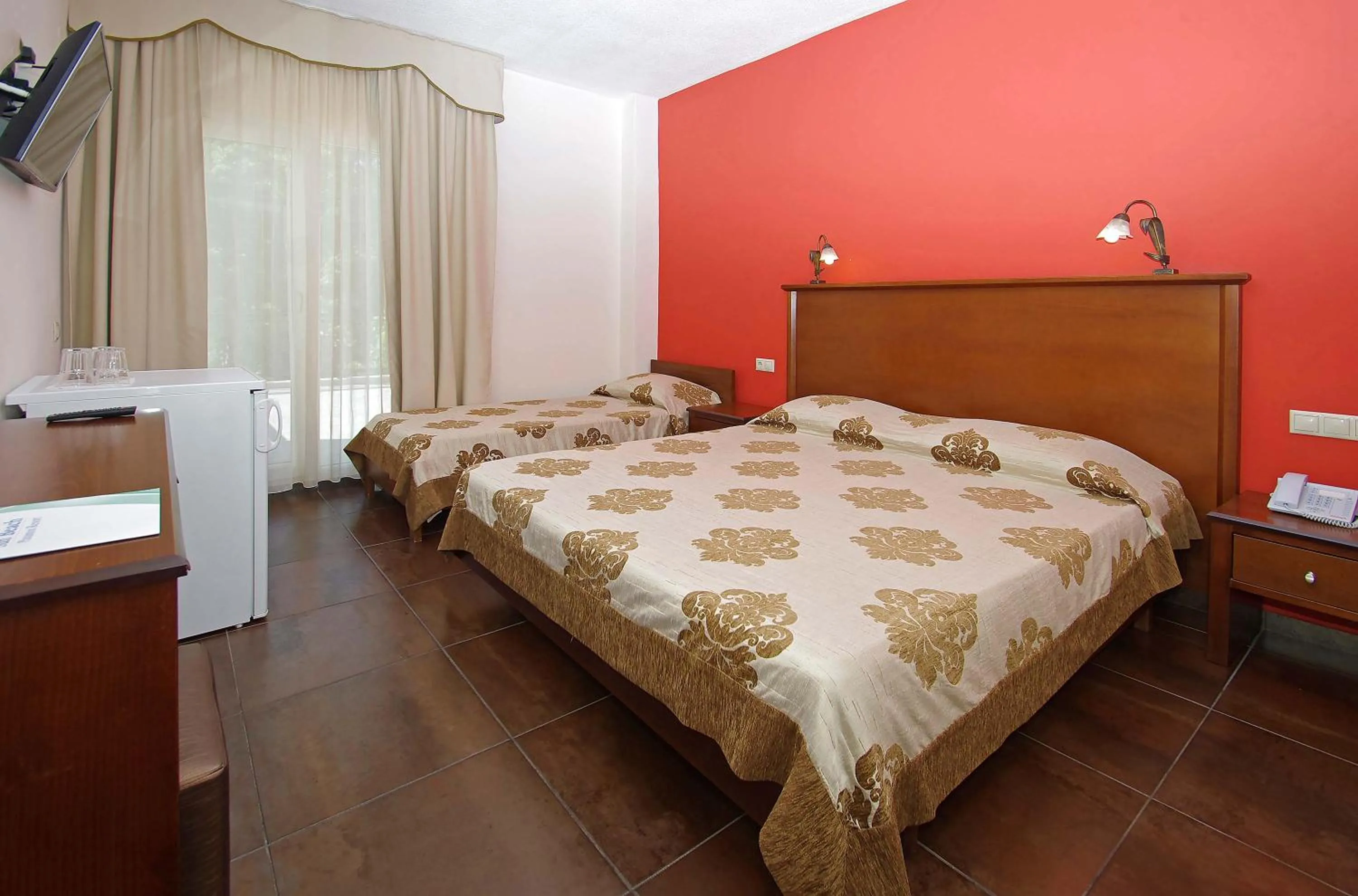 Bedroom, Bed in Sun Beach Hotel