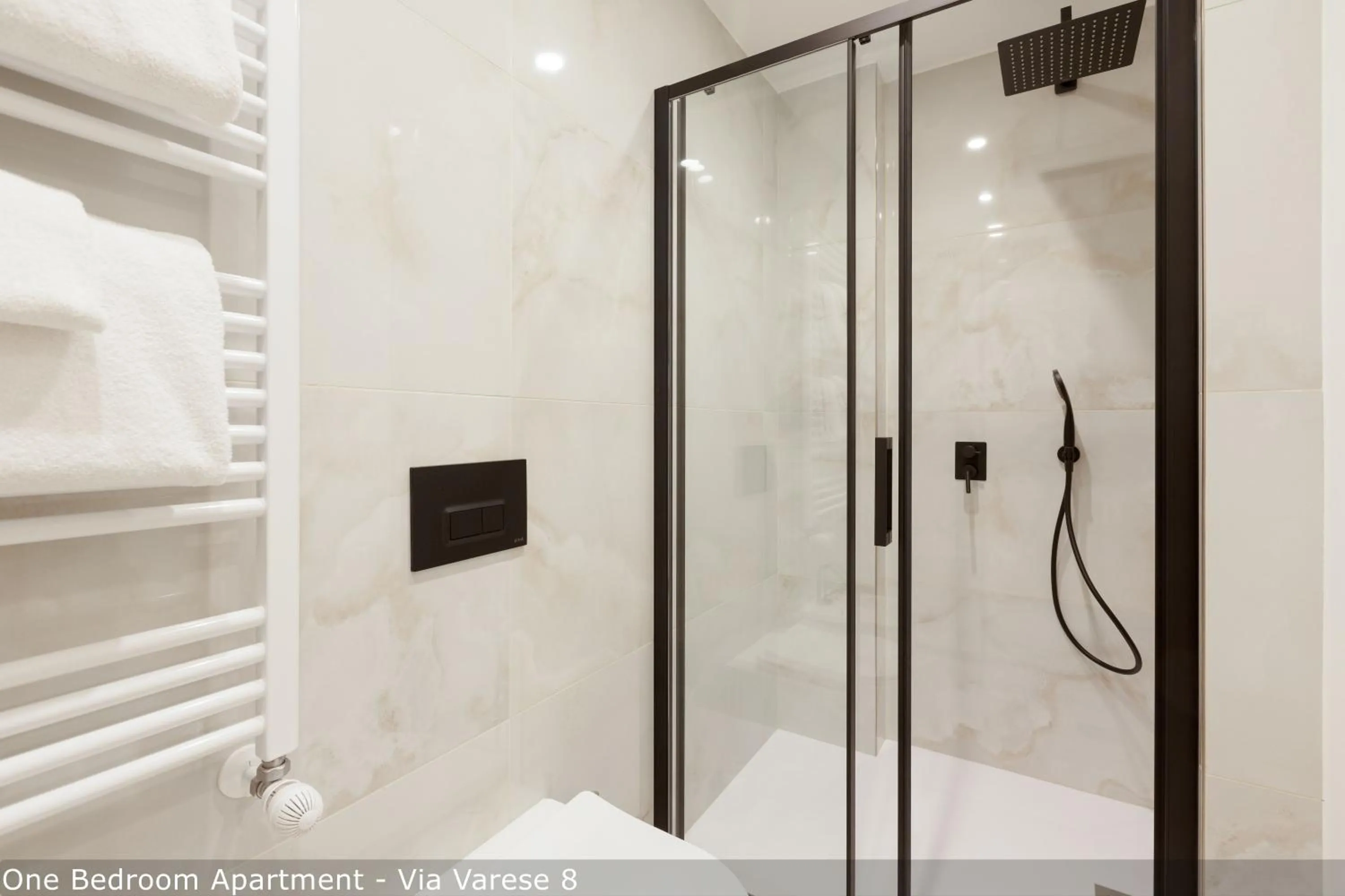 Shower in Brera Apartments in Moscova