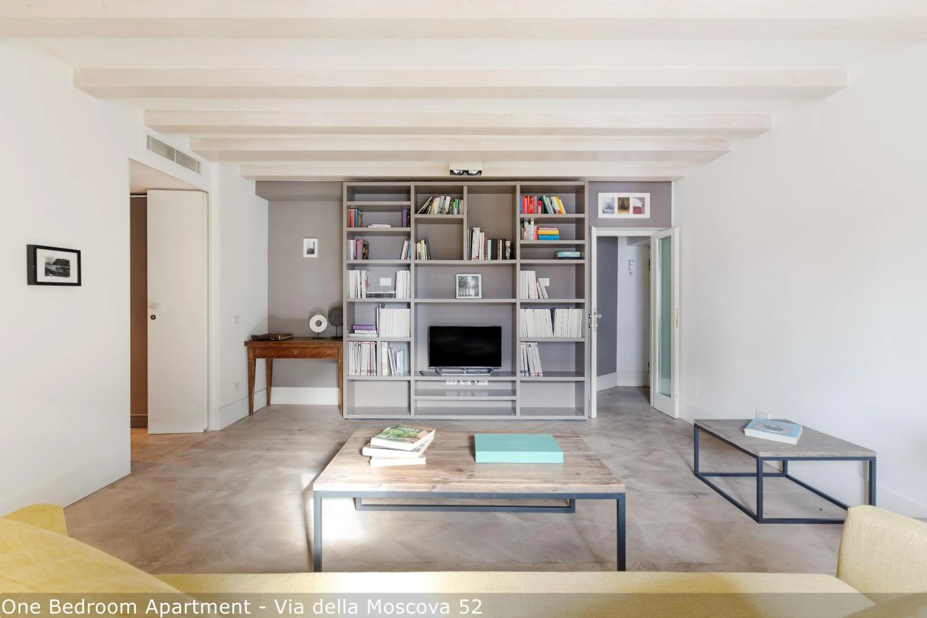 TV and multimedia in Brera Apartments in Moscova