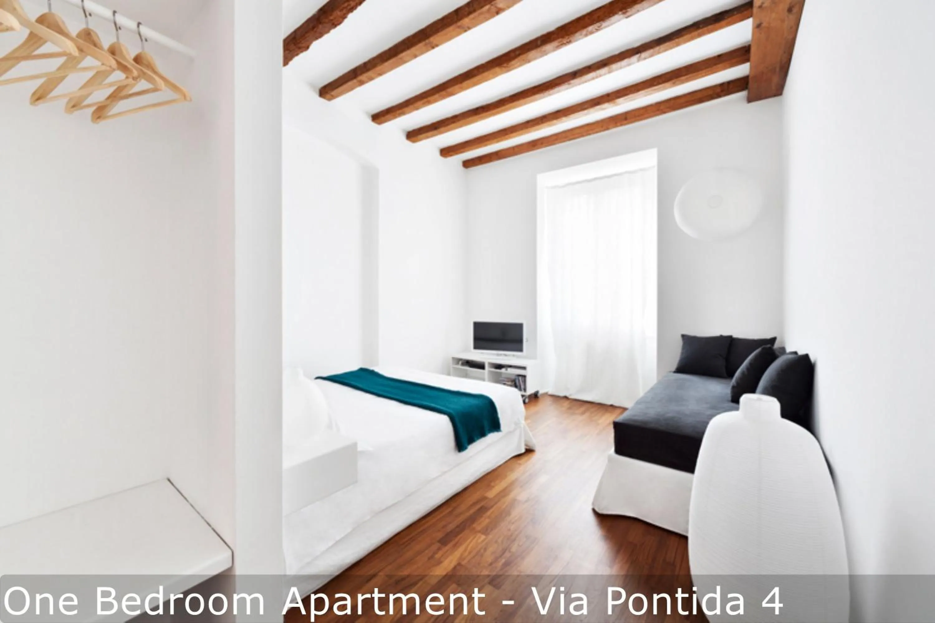 Bed in Brera Apartments in Moscova