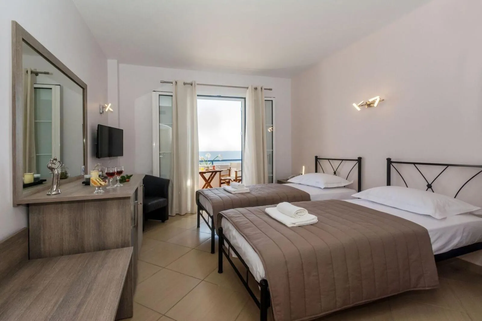Photo of the whole room, Bed in Anesis Hotel