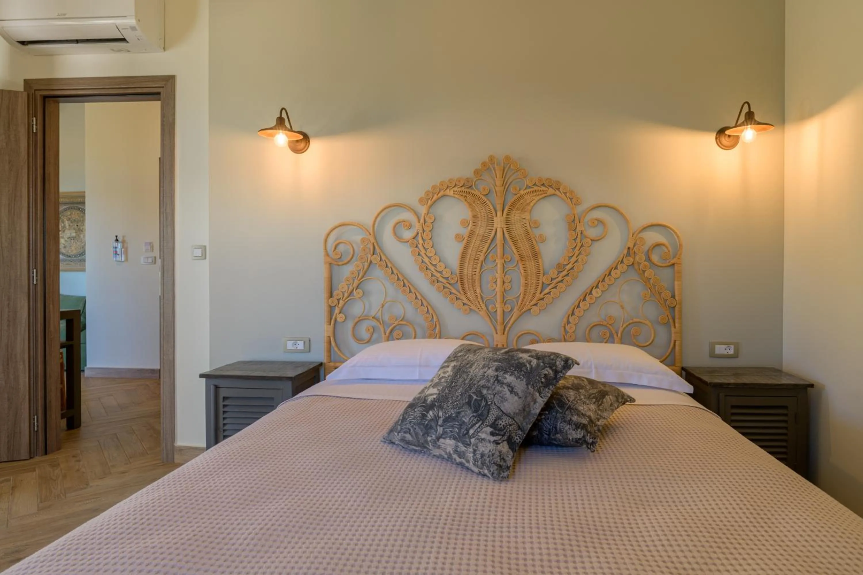 Bed in La Signora Hotel