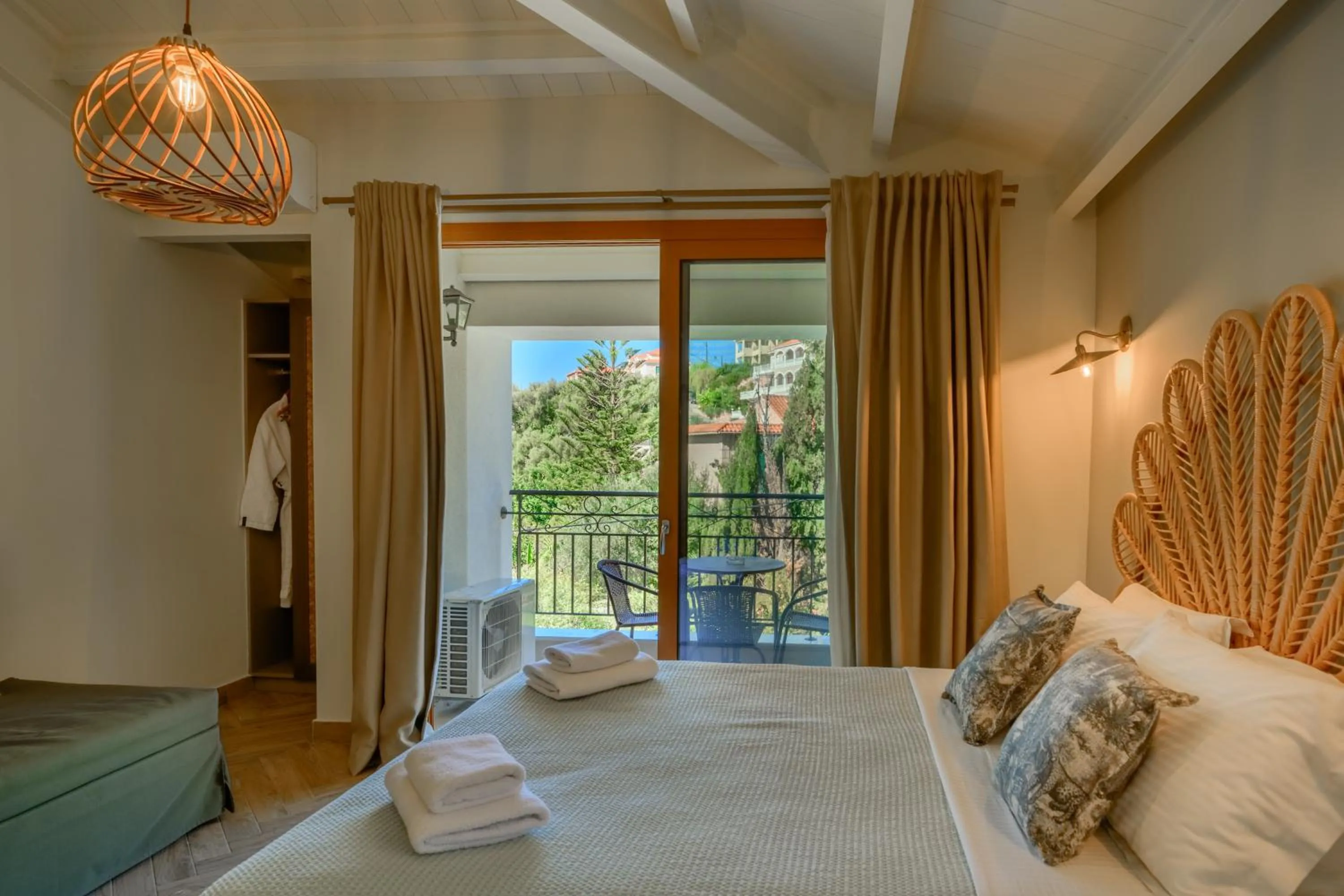 Bed in La Signora Hotel
