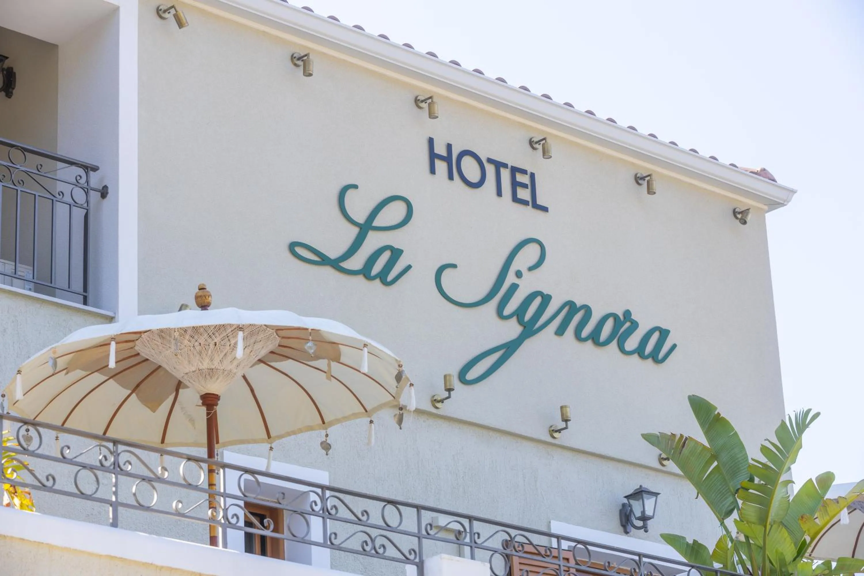Logo/Certificate/Sign in La Signora Hotel