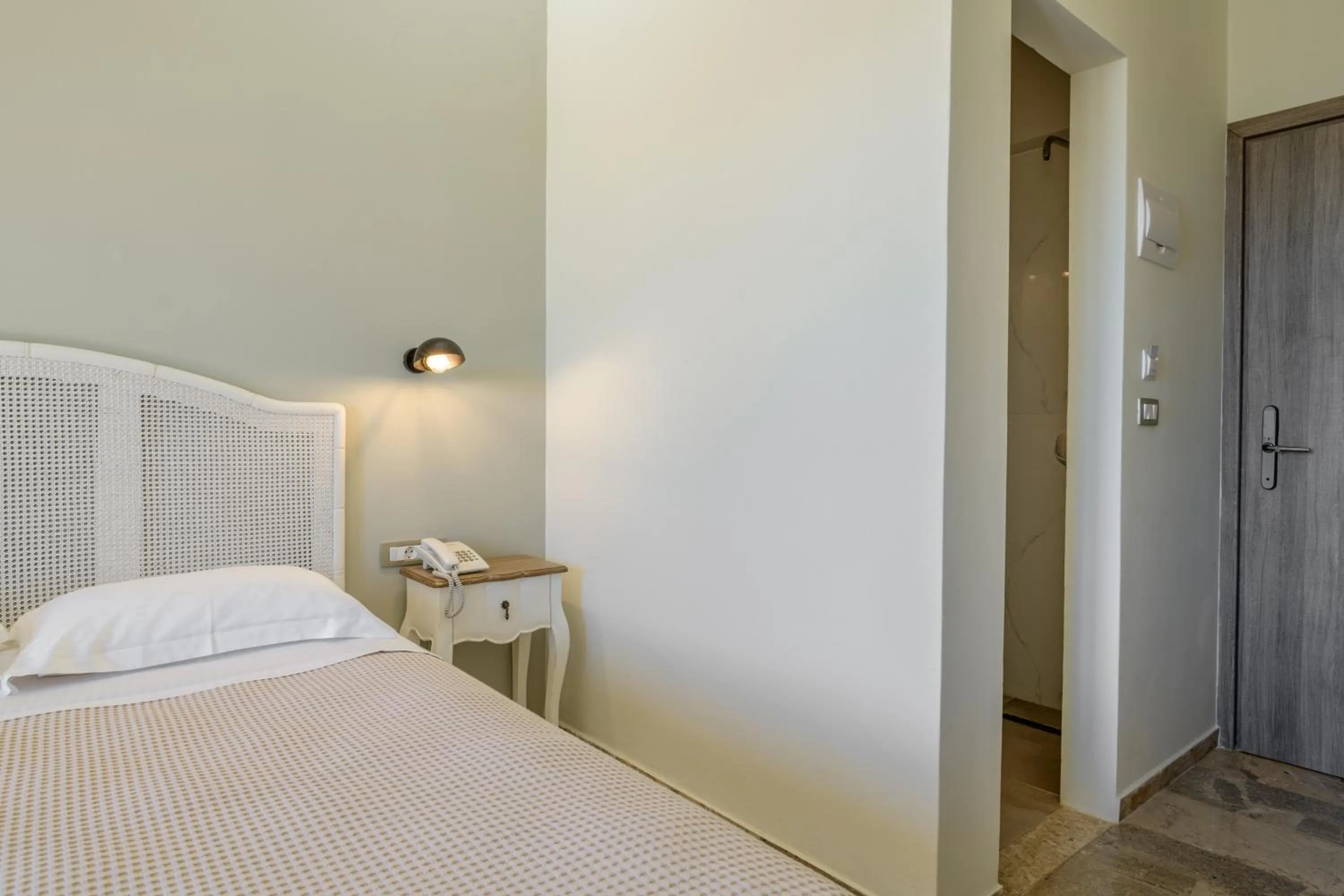 Bed in La Signora Hotel