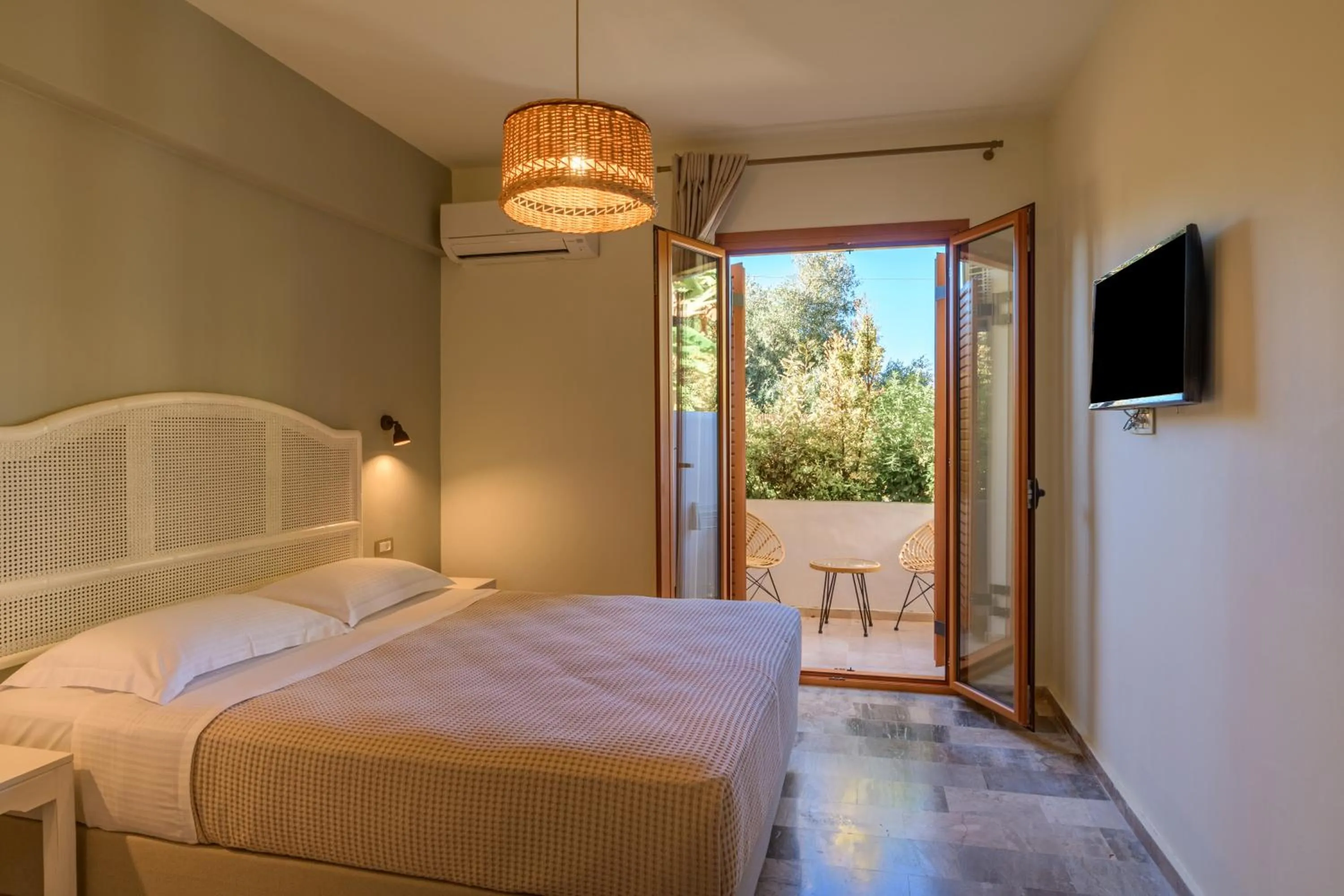 Bed in La Signora Hotel