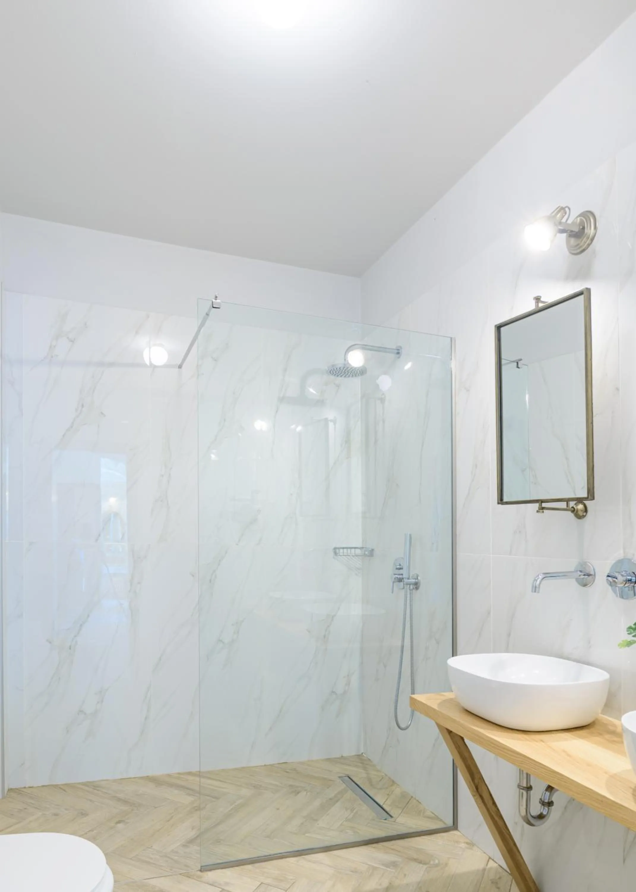 Shower in La Signora Hotel
