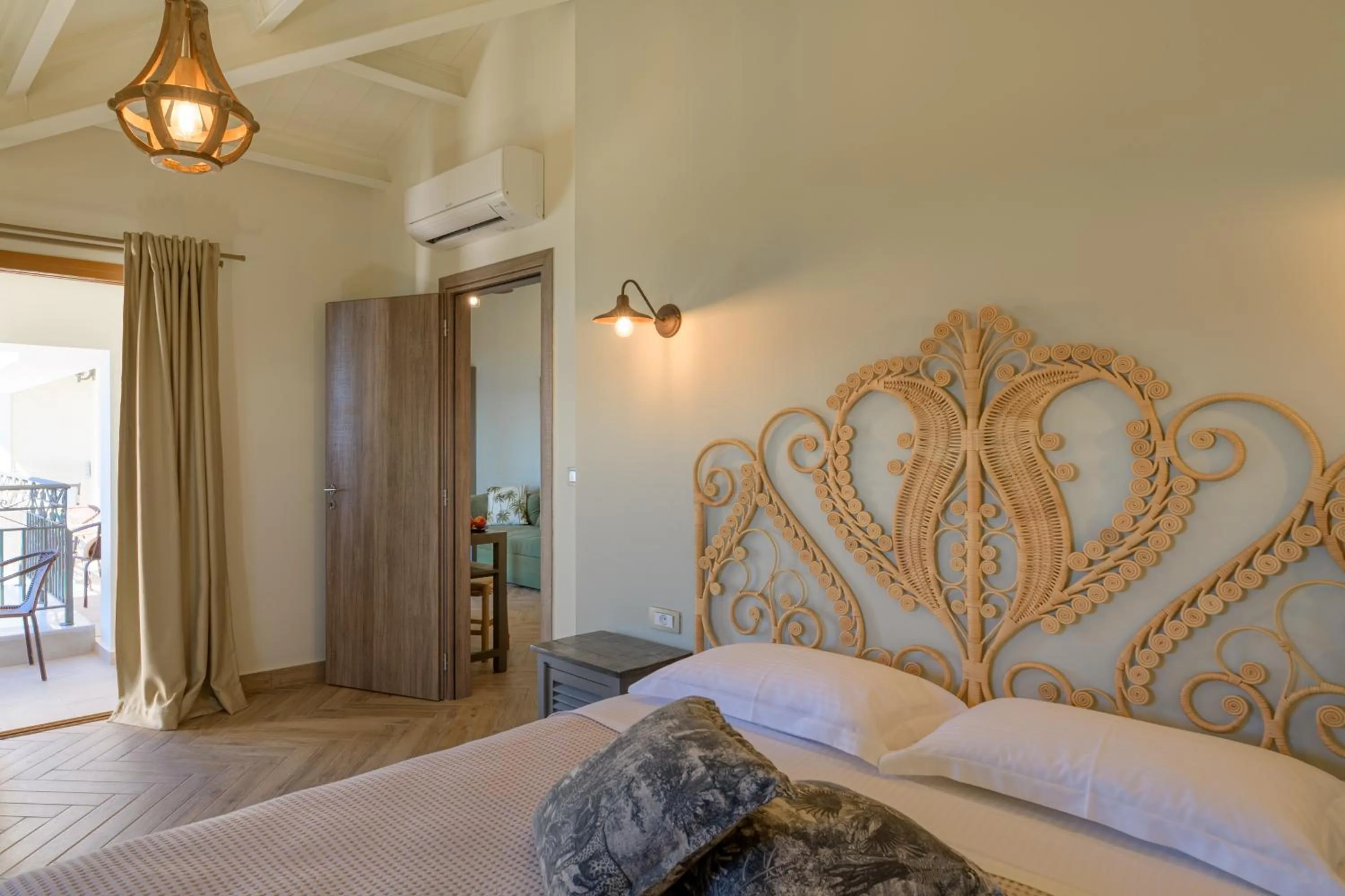Bed in La Signora Hotel