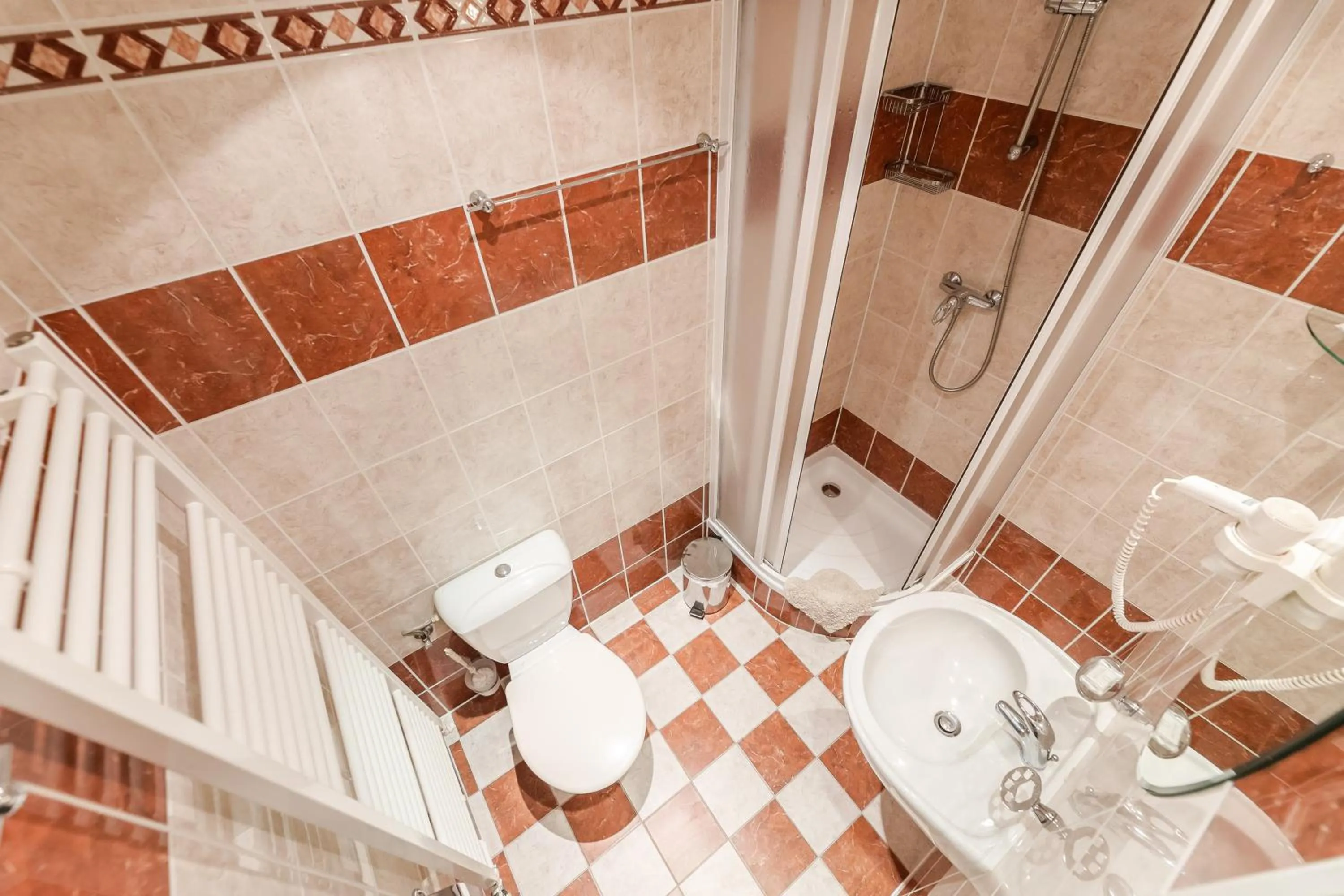 Bathroom in Hotel Perla Jizery