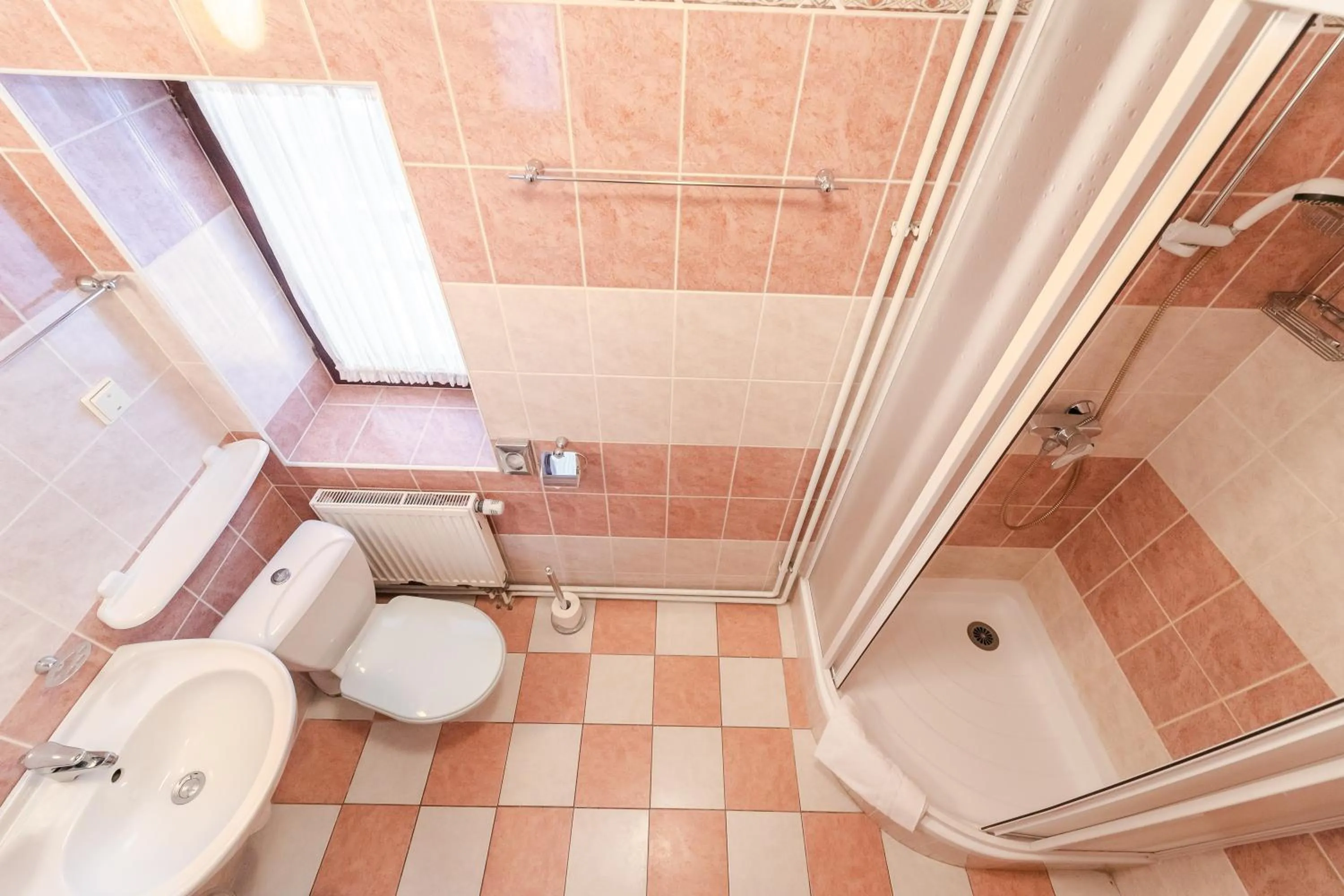 Bathroom in Hotel Perla Jizery