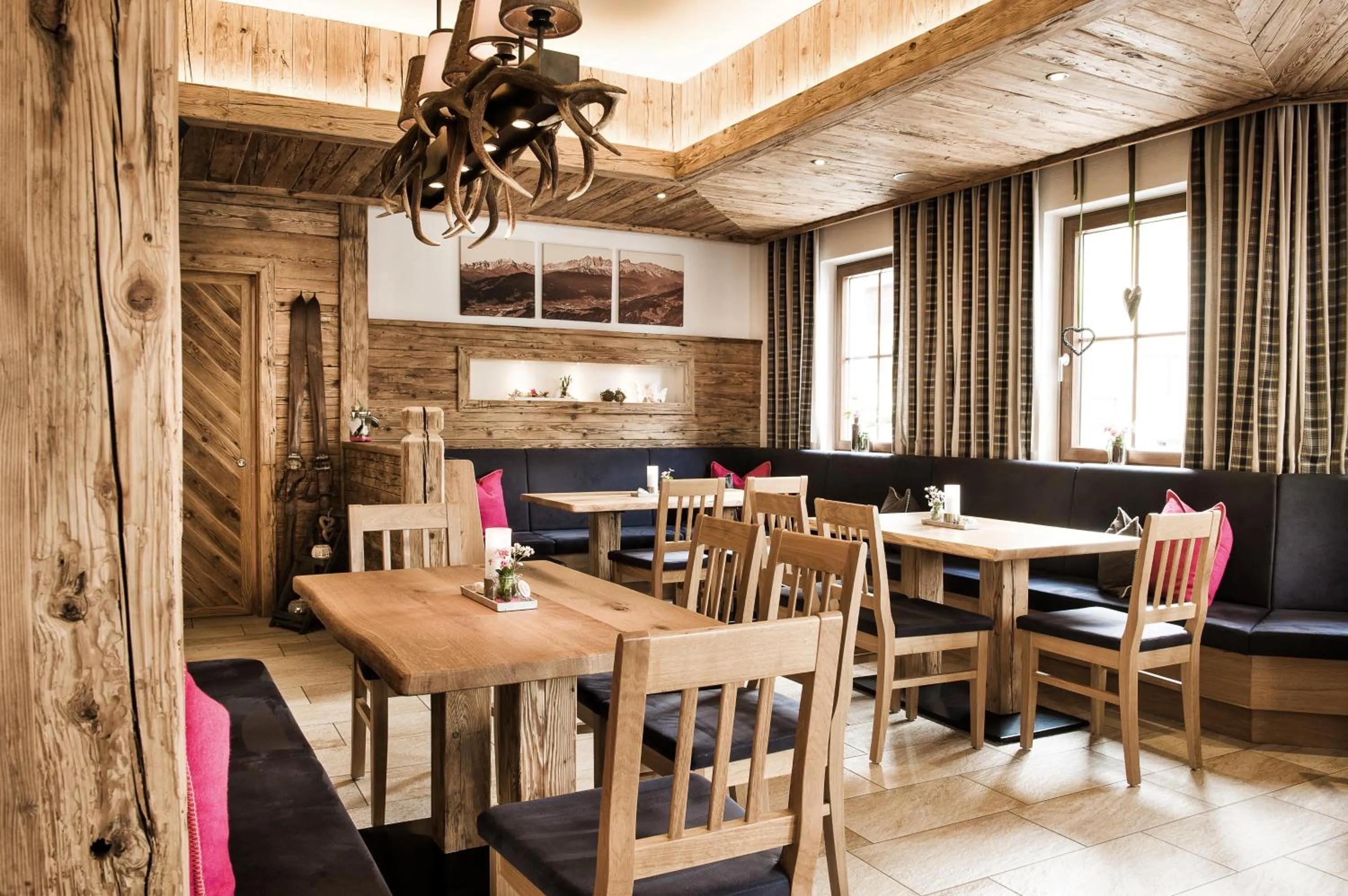 Restaurant/places to eat in Salzburgerhof Flachau