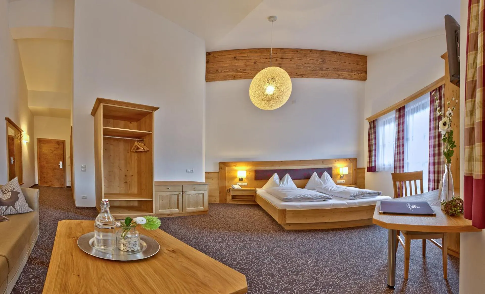 Photo of the whole room, Bed in Salzburgerhof Flachau