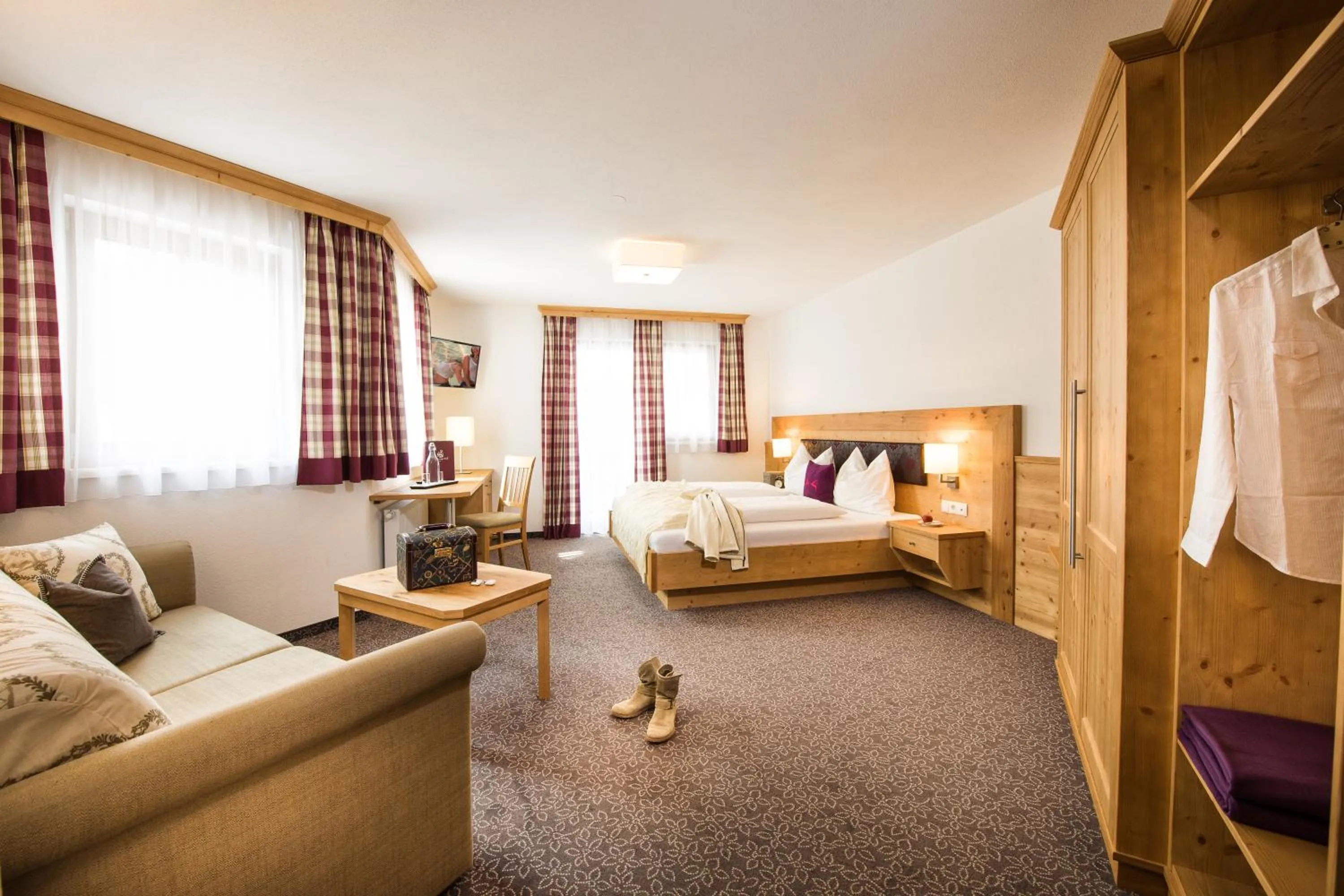 Photo of the whole room, Bed in Salzburgerhof Flachau