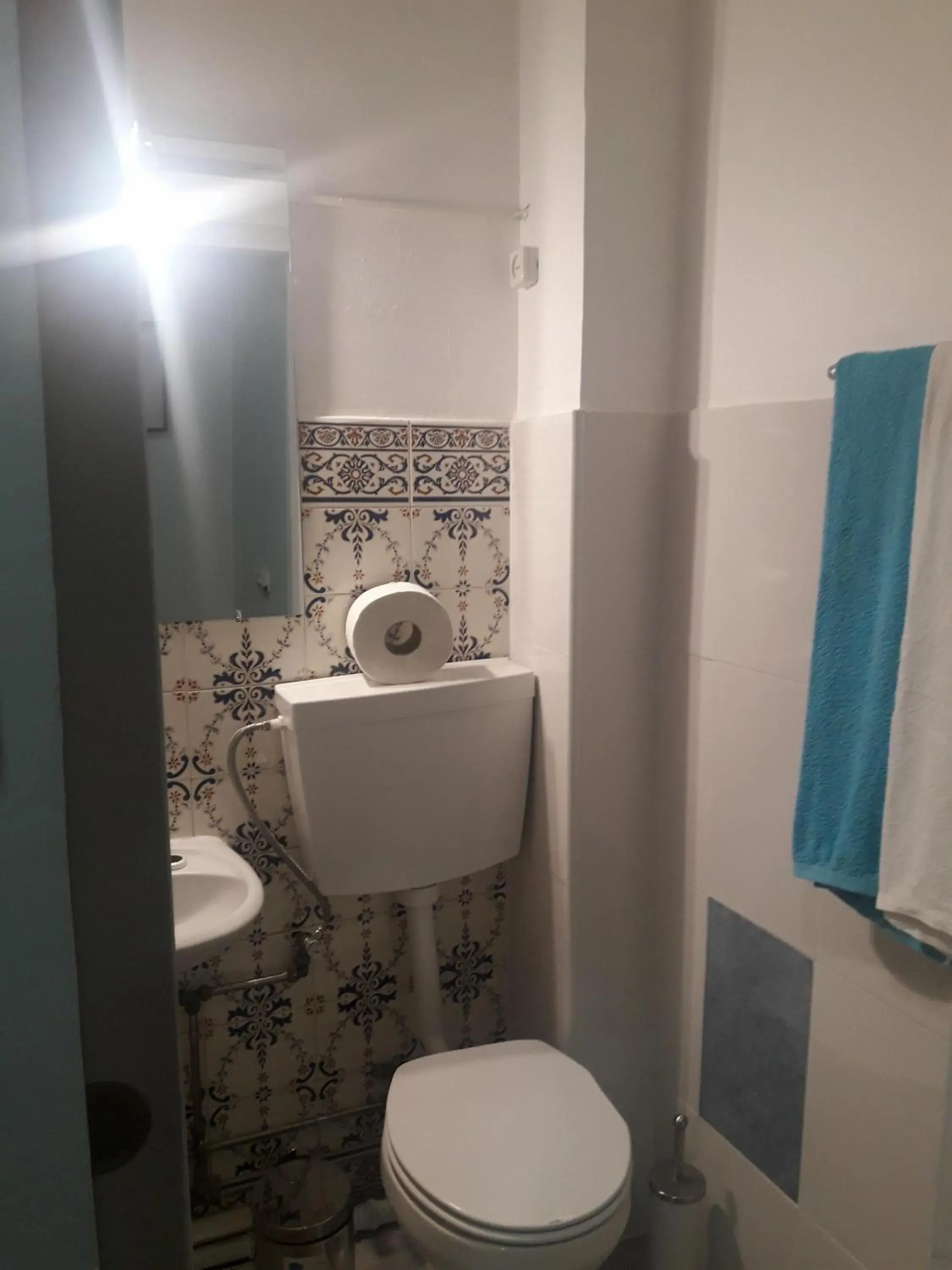Twin Room with Bathroom in Hostal Africa Do Sul Twin Room with Bathroom in Hostal Africa Do Sul