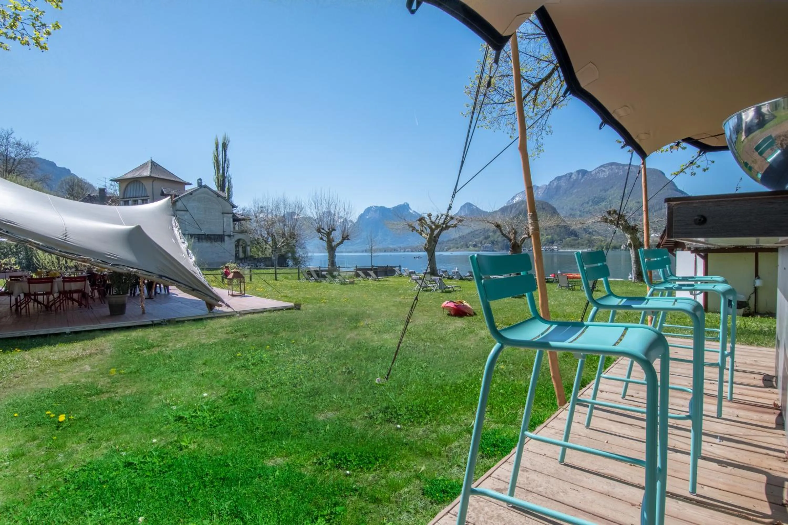 Lounge or bar in Hôtel Beau Site Talloires B SPA