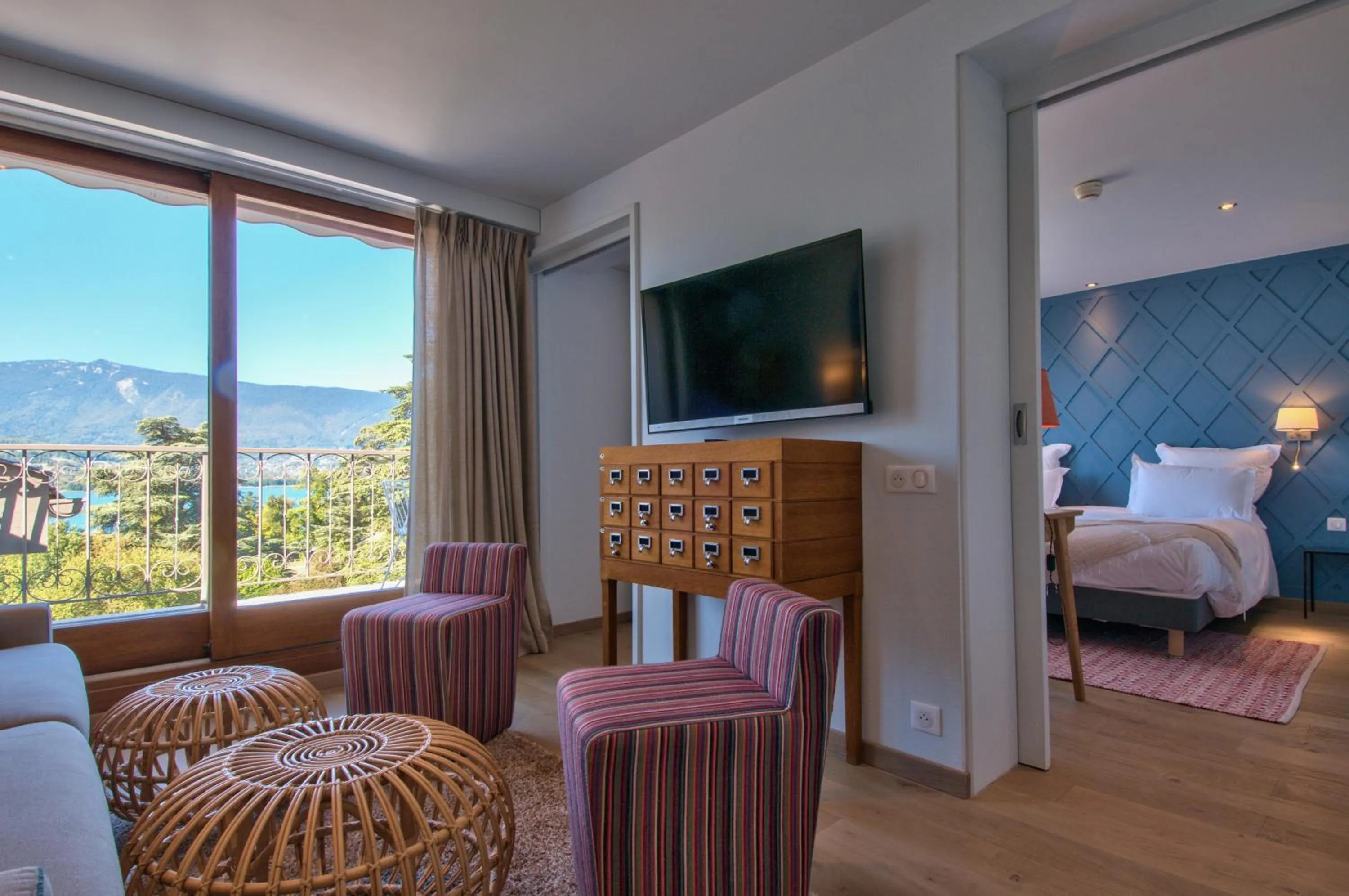 Seating area, Bed in Hôtel Beau Site Talloires B SPA