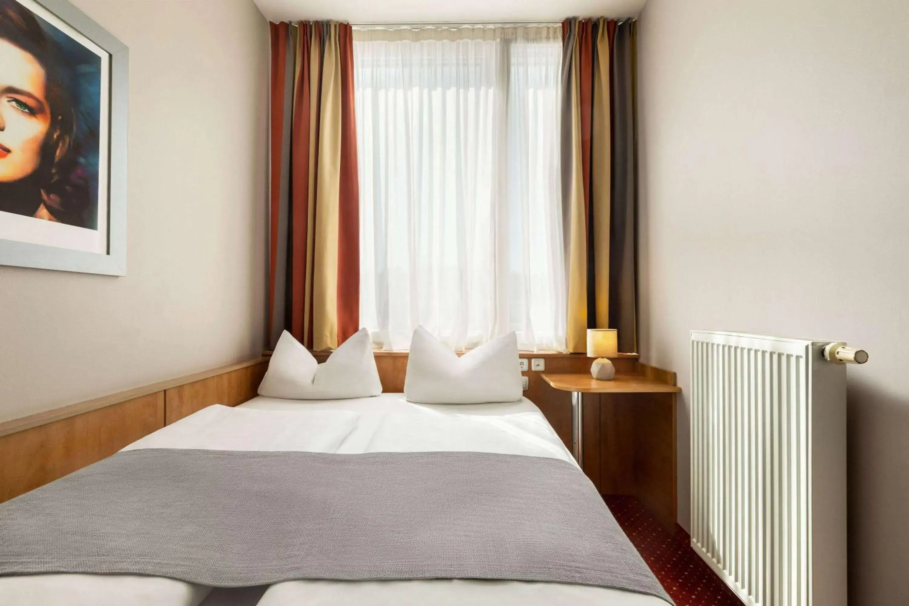 Photo of the whole room, Bed in Amedia Express Passau, Trademark Collection by Wyndham Photo of the whole room, Bed in Amedia Express Passau, Trademark Collection by Wyndham