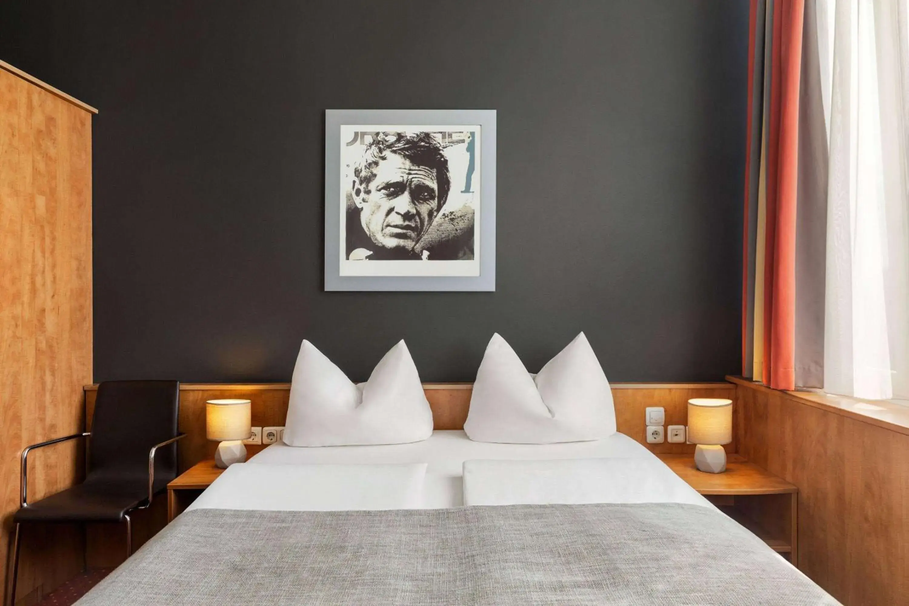 Photo of the whole room, Bed in Amedia Express Passau, Trademark Collection by Wyndham Photo of the whole room, Bed in Amedia Express Passau, Trademark Collection by Wyndham