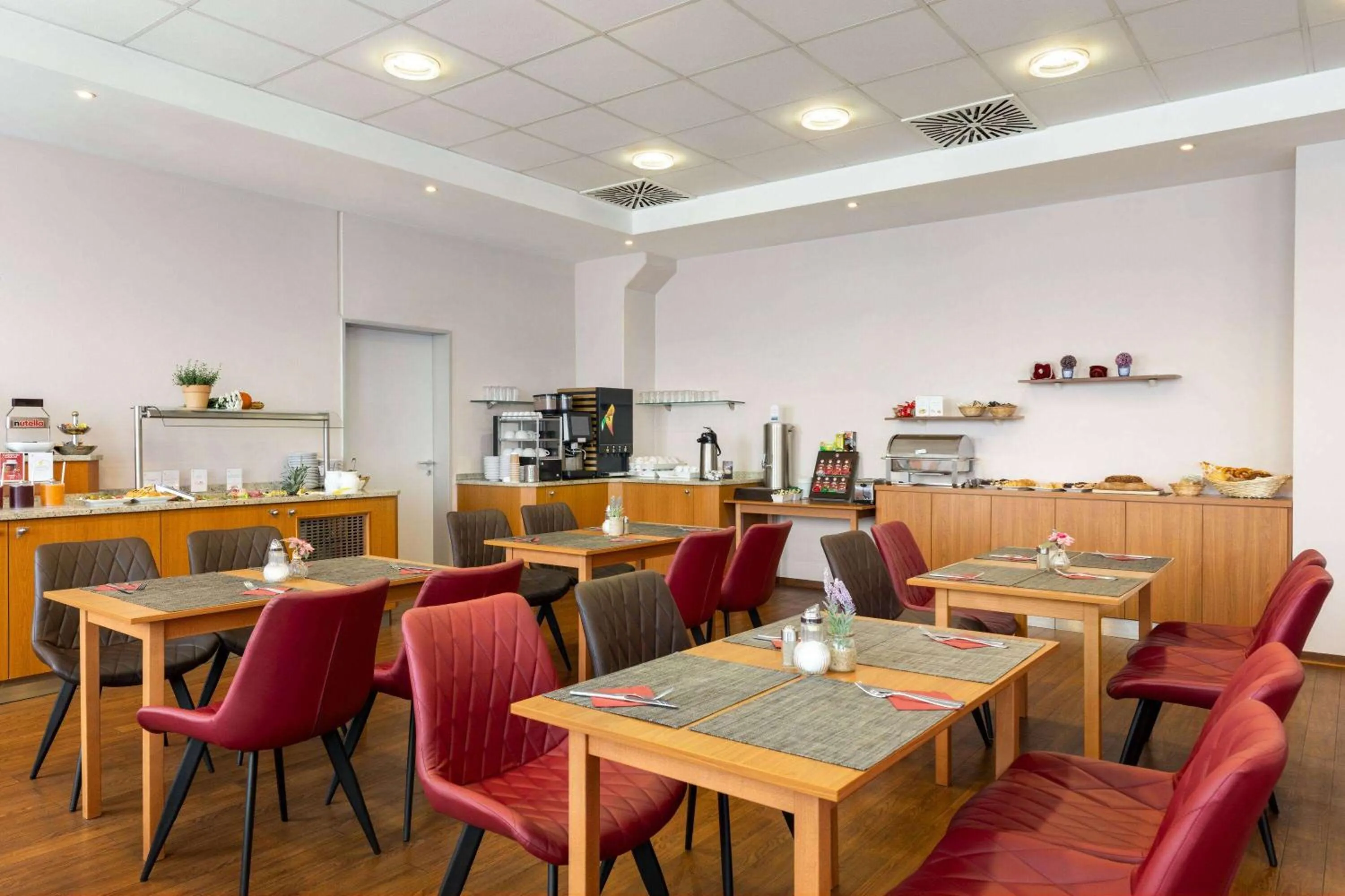 Restaurant/places to eat in Amedia Express Passau, Trademark Collection by Wyndham