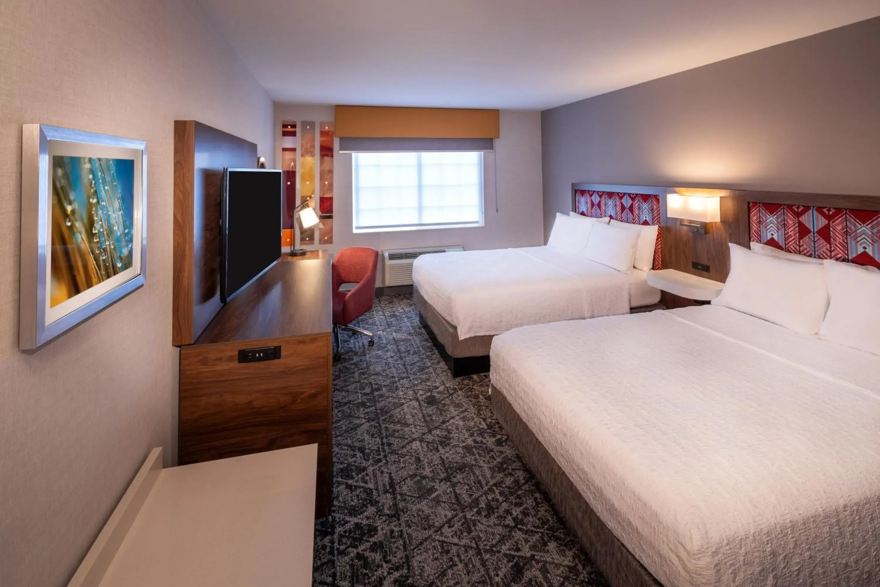 Bed in Hampton Inn Pullman Bed in Hampton Inn Pullman