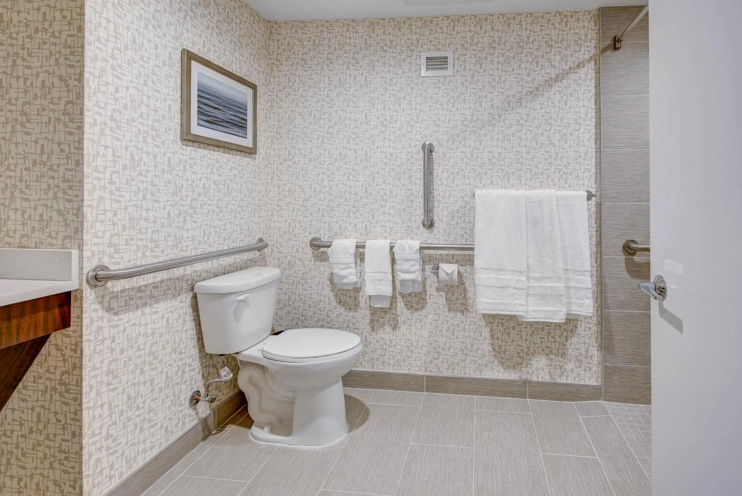 Bathroom in Sheraton Eatontown Hotel