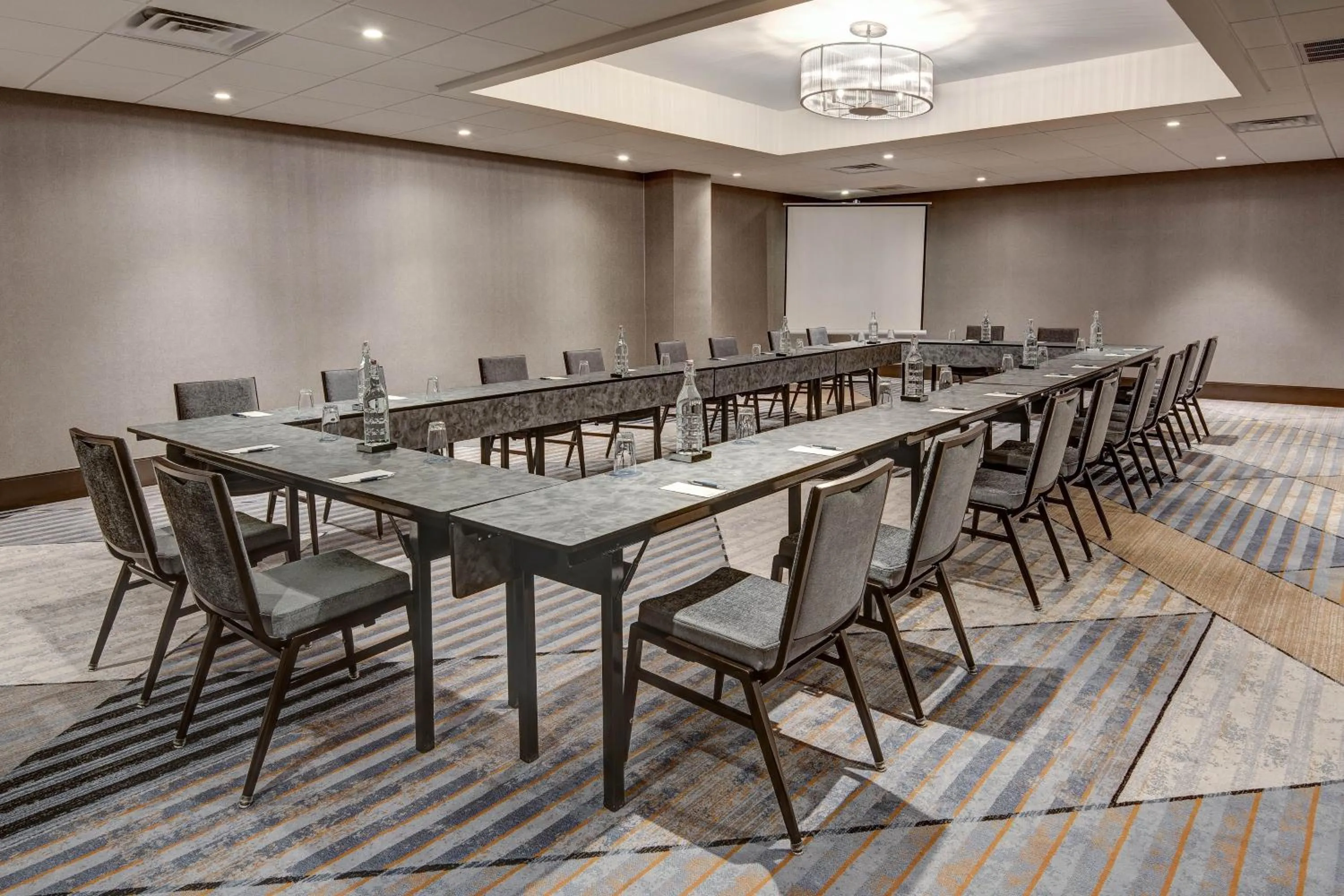 Meeting/conference room in Sheraton Eatontown Hotel