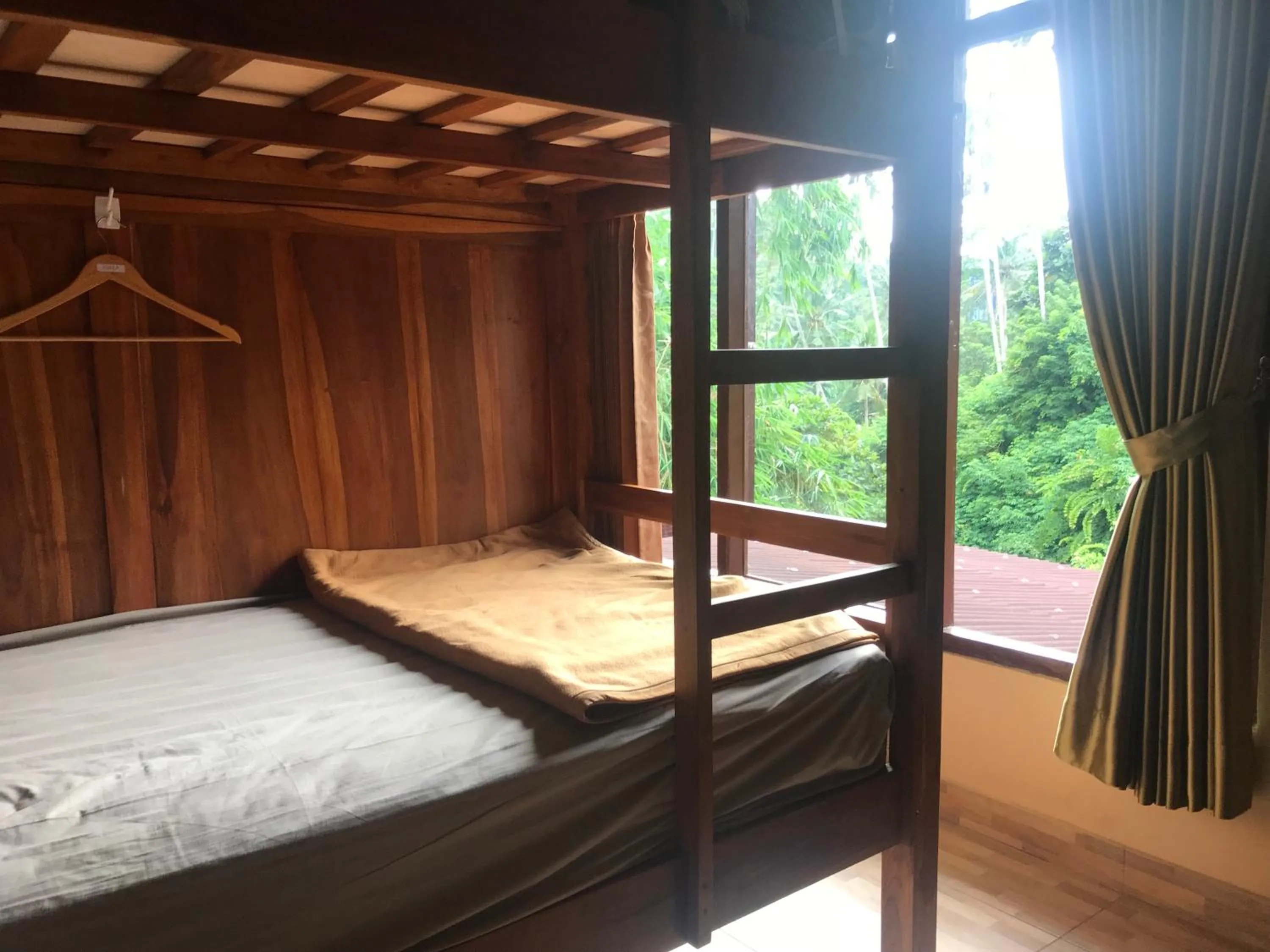 bunk bed, Bed in WW Backpackers