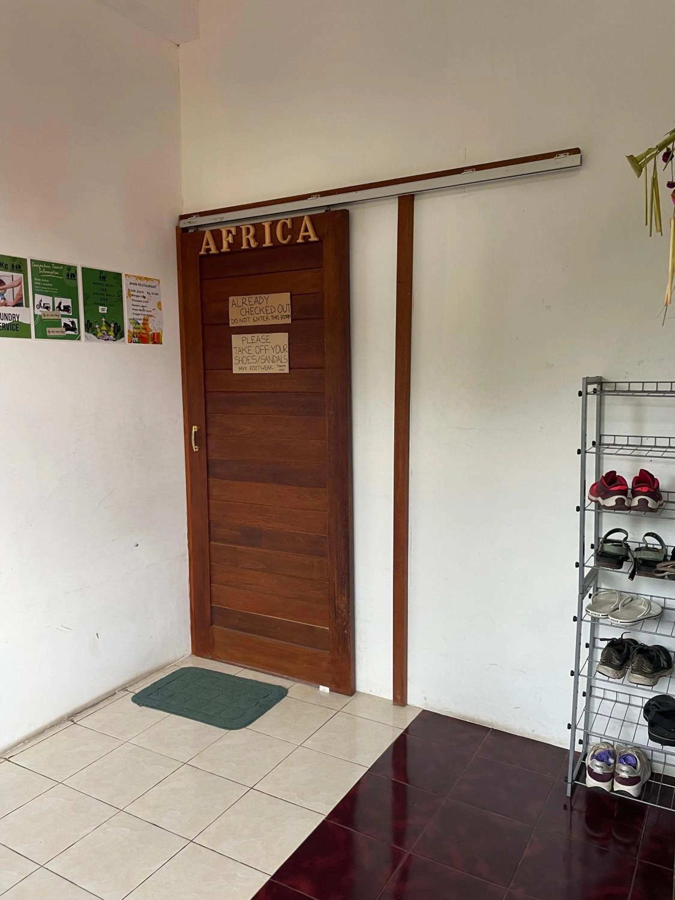 Bedroom in WW Backpackers