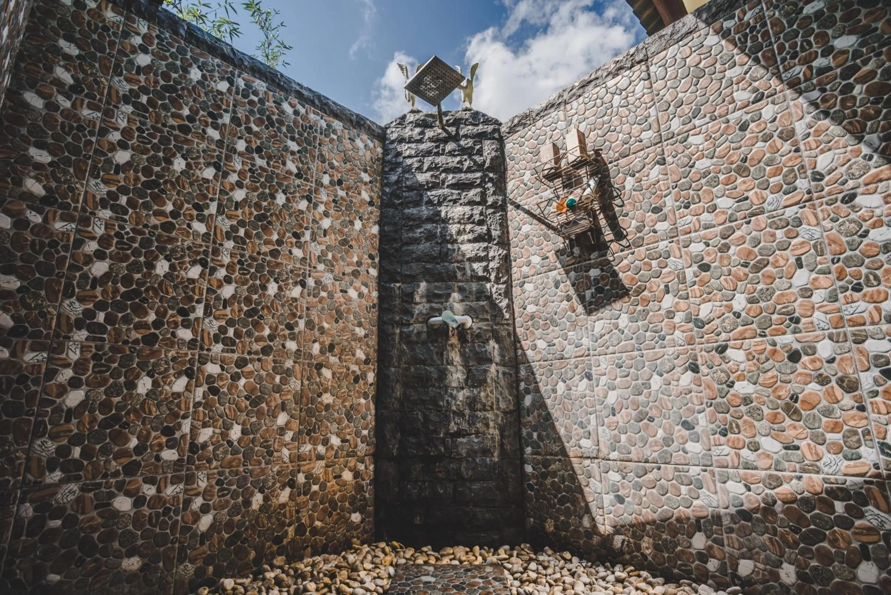 Bathroom in WW Backpackers