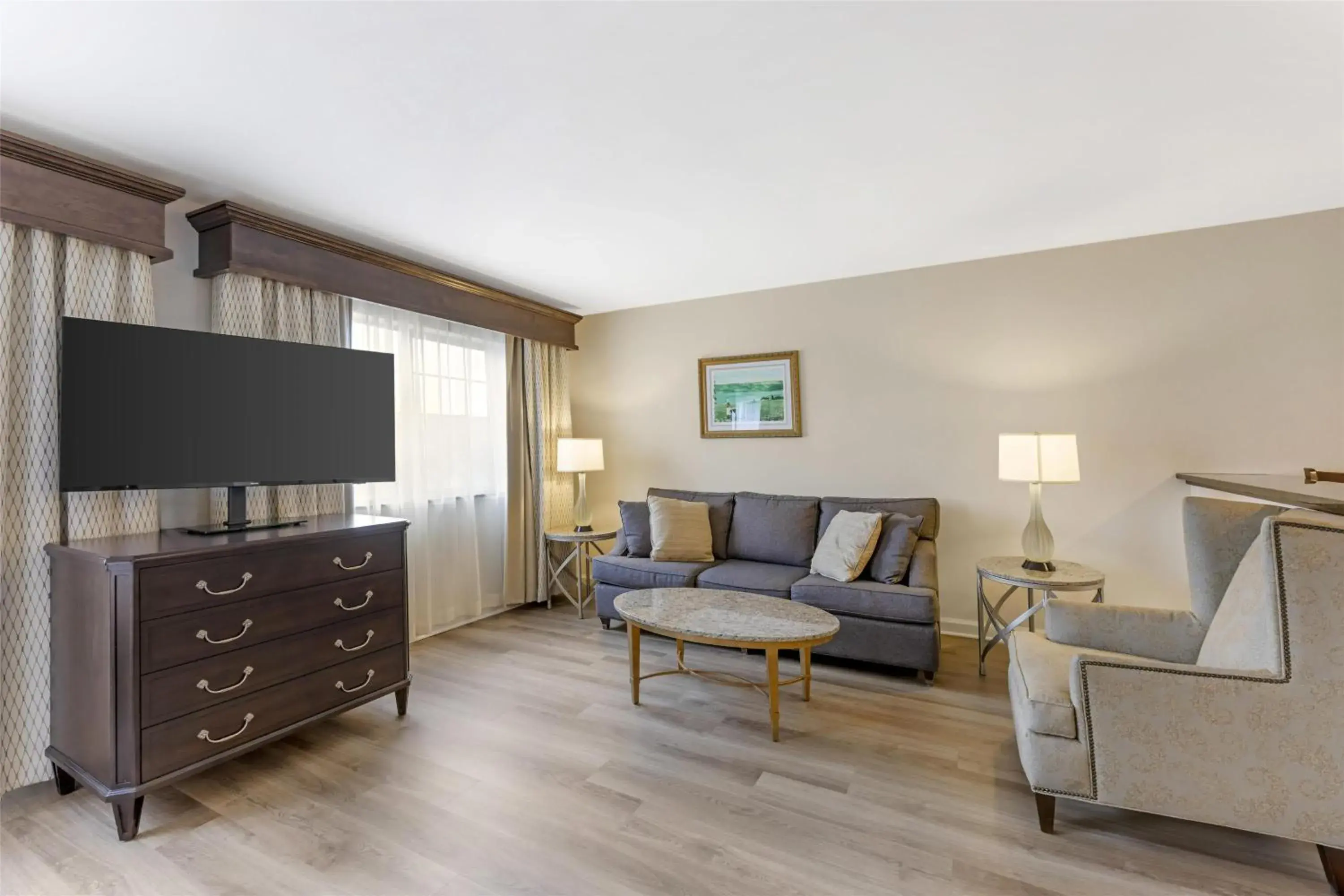 Bedroom in Best Western PLUS Vineyard Inn and Suites Bedroom in Best Western PLUS Vineyard Inn and Suites