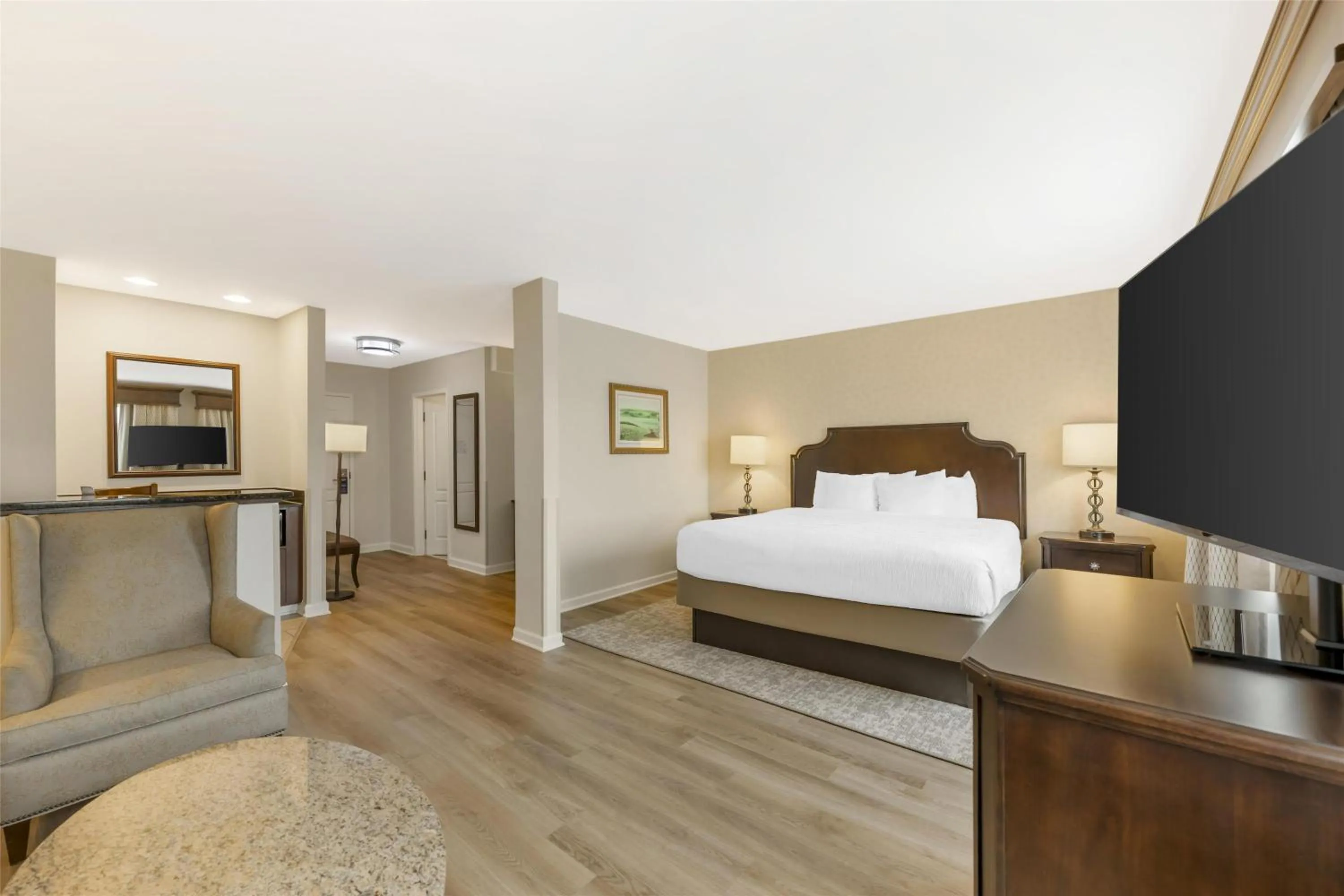 Bedroom, Bed in Best Western PLUS Vineyard Inn and Suites