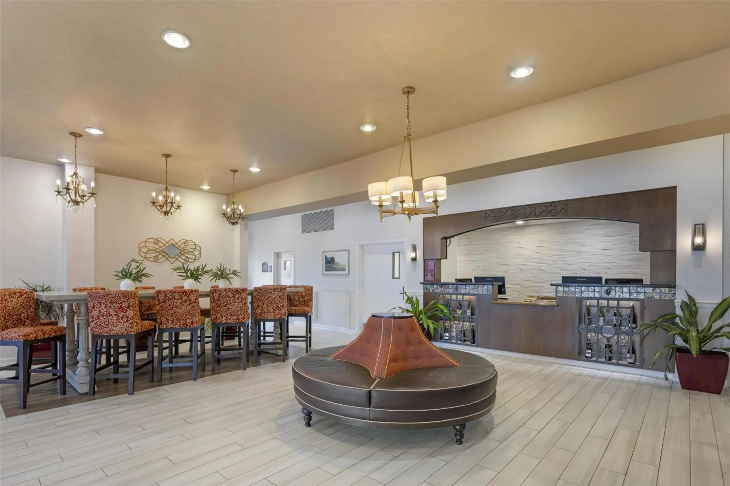 Lobby or reception in Best Western PLUS Vineyard Inn and Suites Lobby or reception in Best Western PLUS Vineyard Inn and Suites