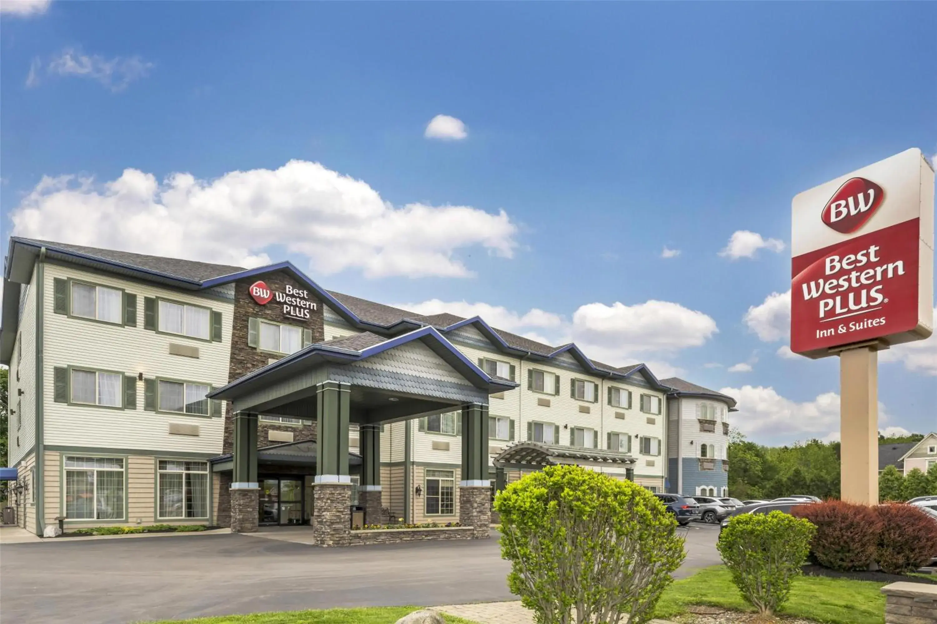 Property building in Best Western PLUS Vineyard Inn and Suites Property building in Best Western PLUS Vineyard Inn and Suites