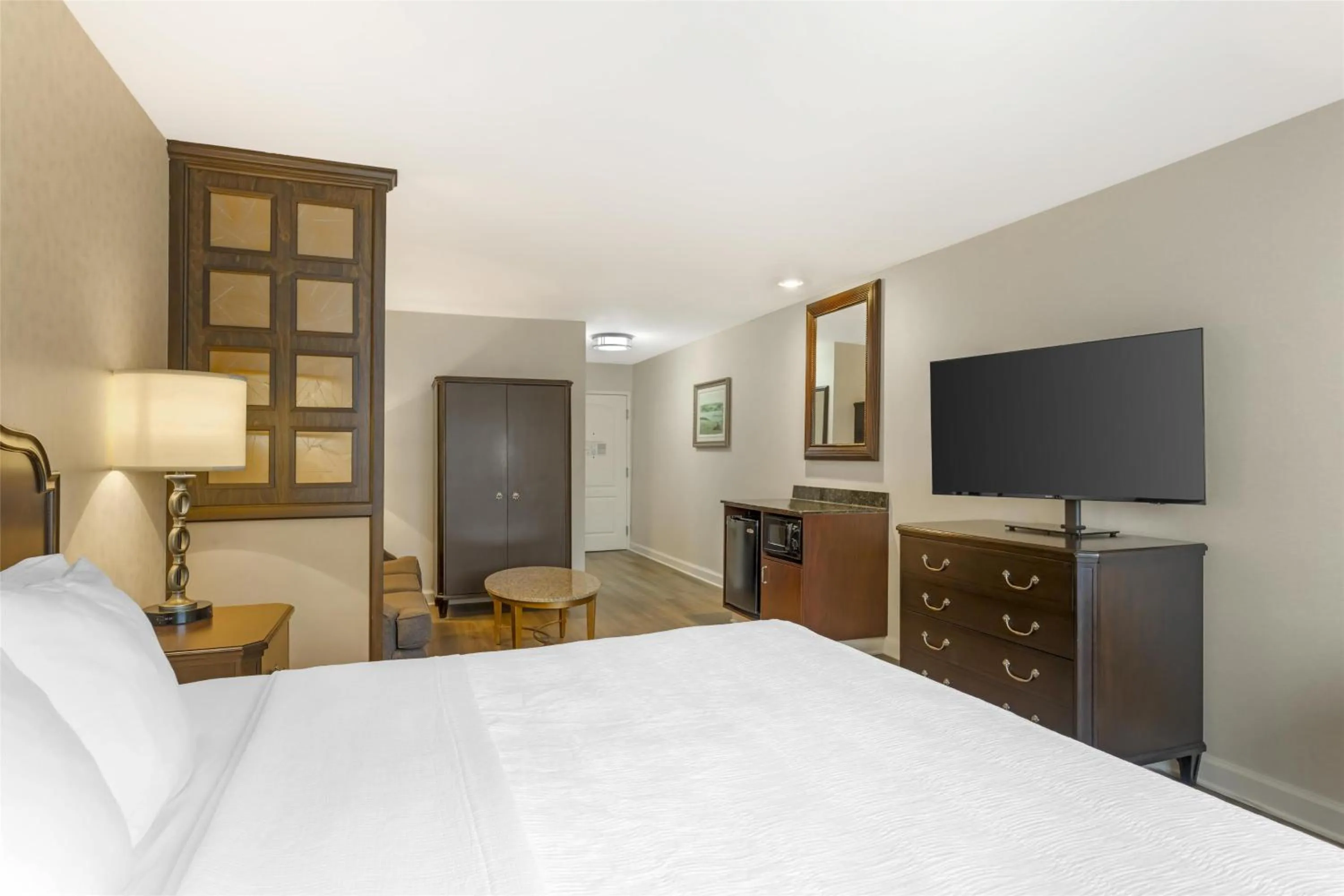 Bedroom, Bed in Best Western PLUS Vineyard Inn and Suites